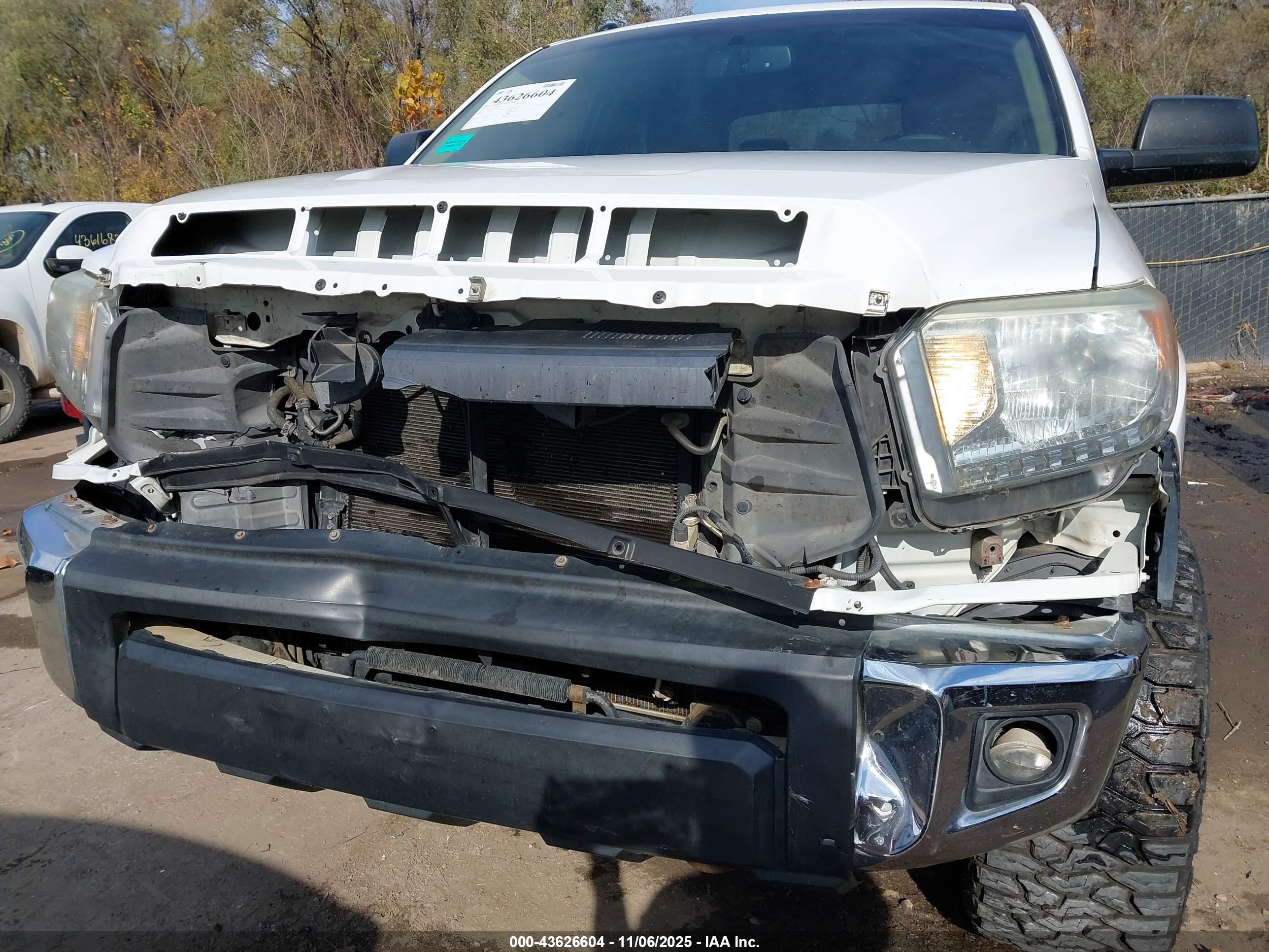 TOYOTA TUNDRA image 6