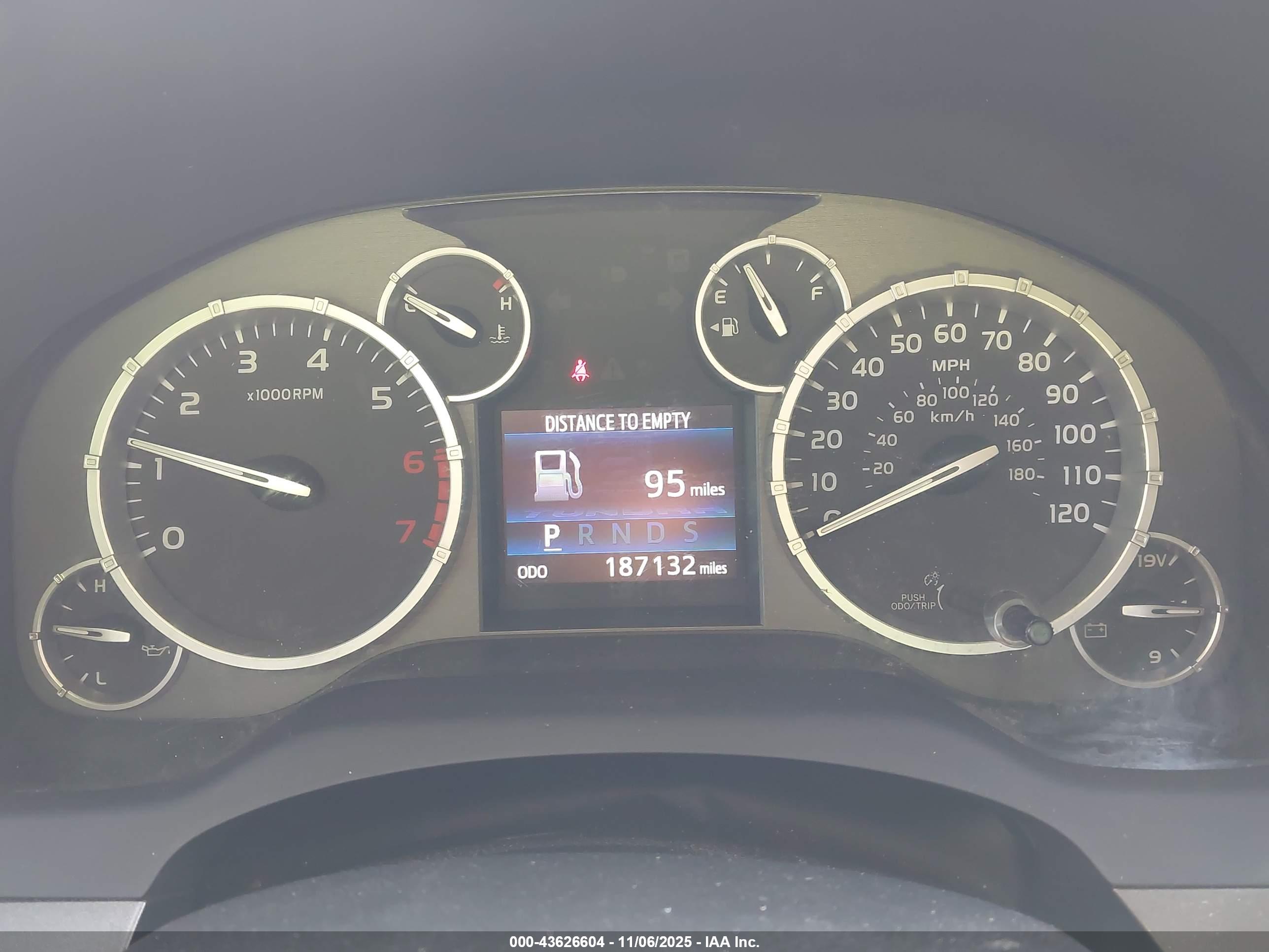 TOYOTA TUNDRA image 7