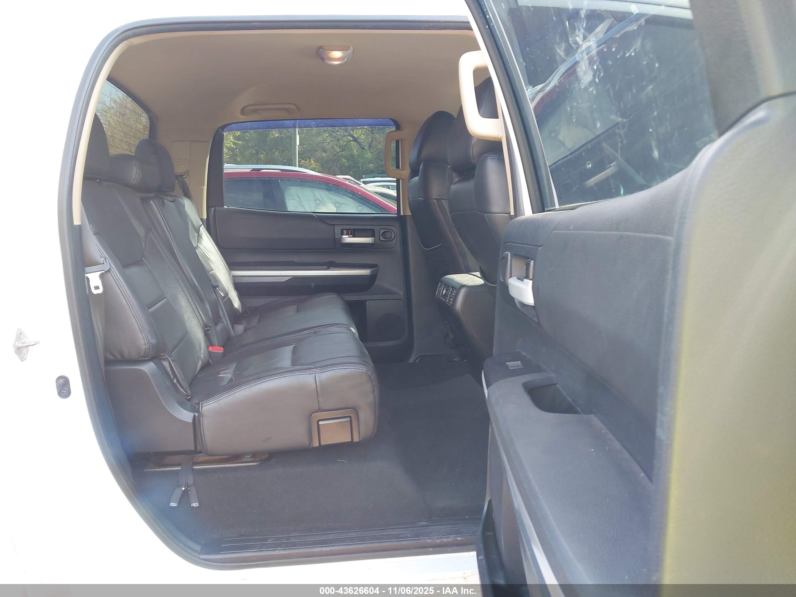 TOYOTA TUNDRA image 8