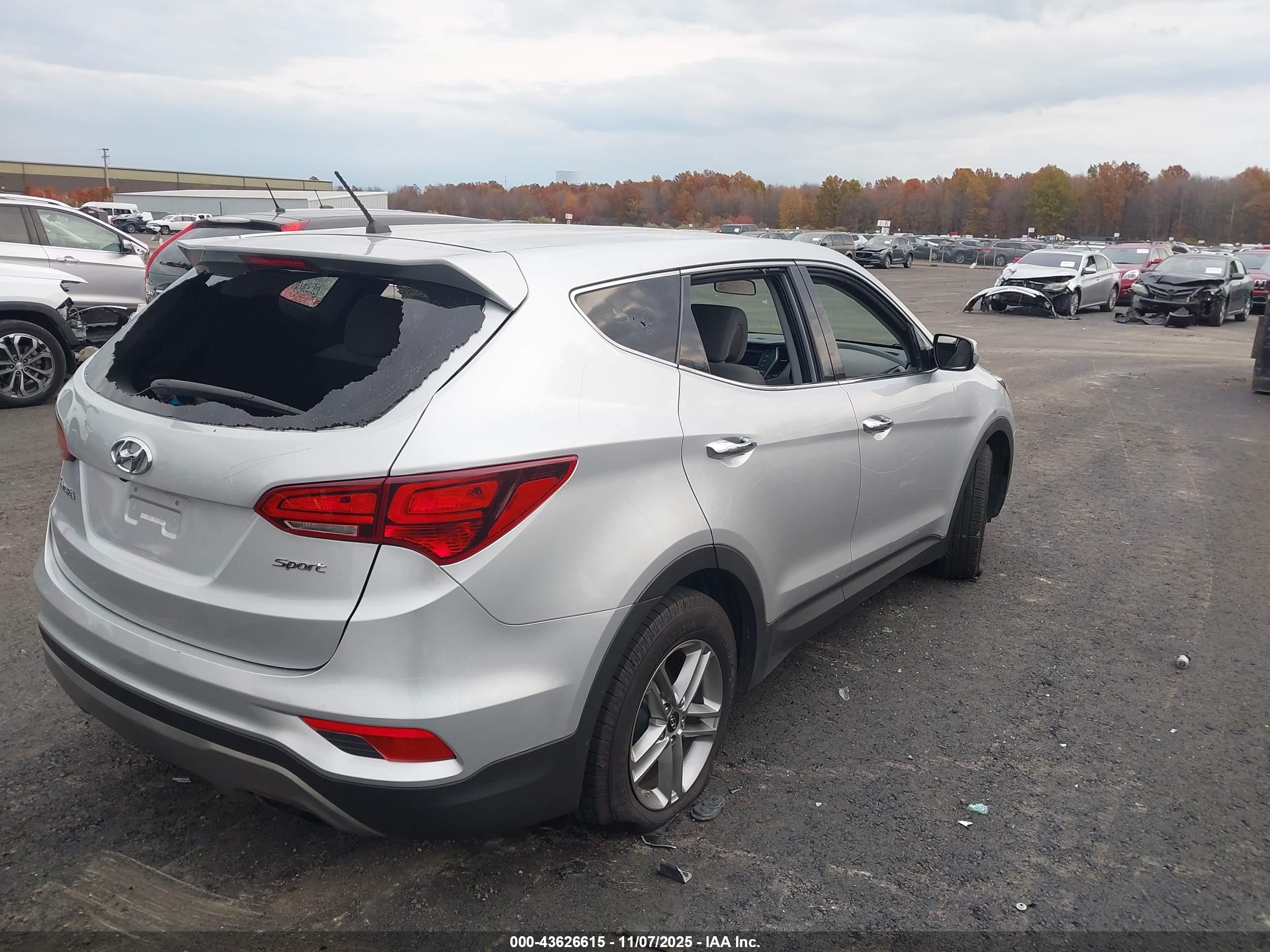 HYUNDAI SANTA image 4