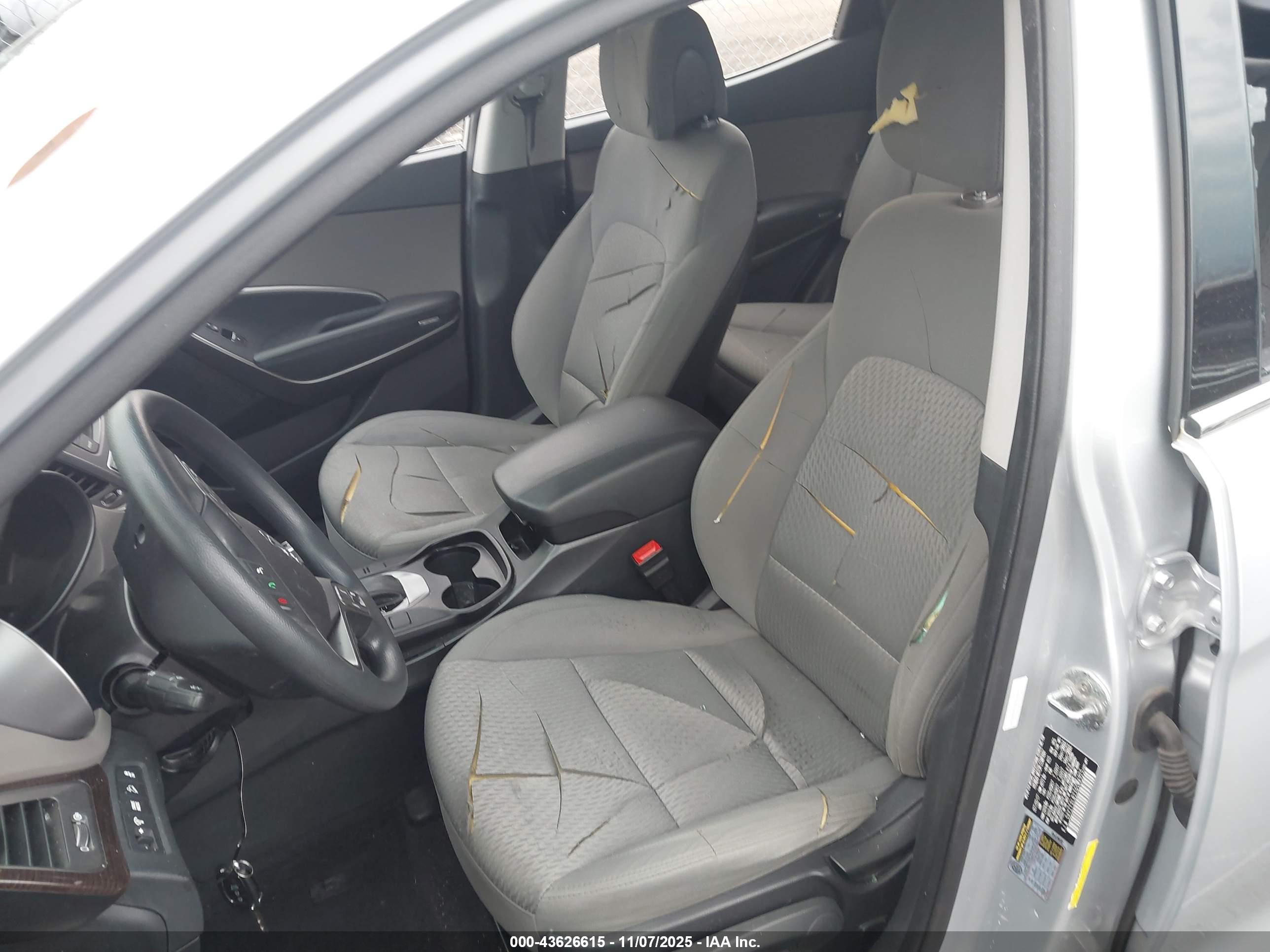 HYUNDAI SANTA image 6