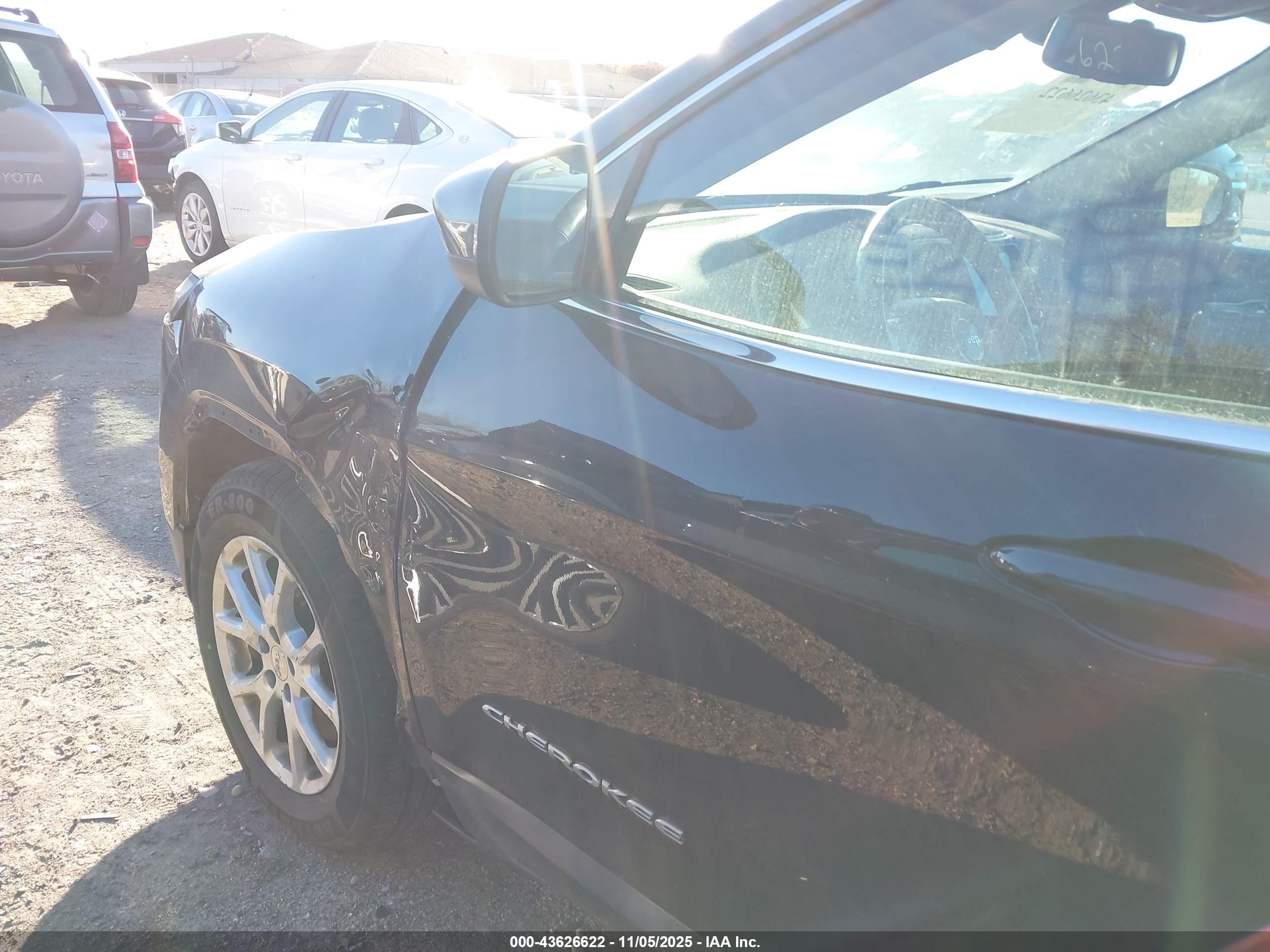 JEEP CHEROKEE image 6