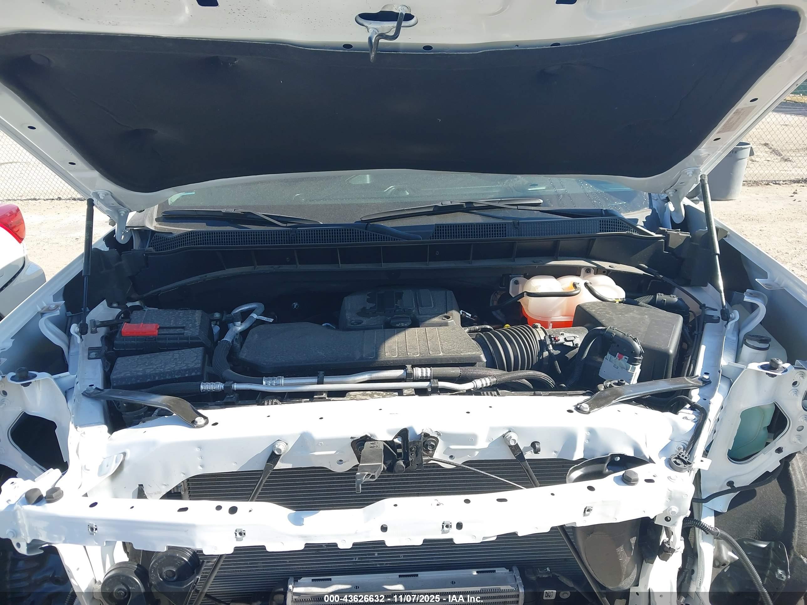 CHEVROLET SILVERADO image 10