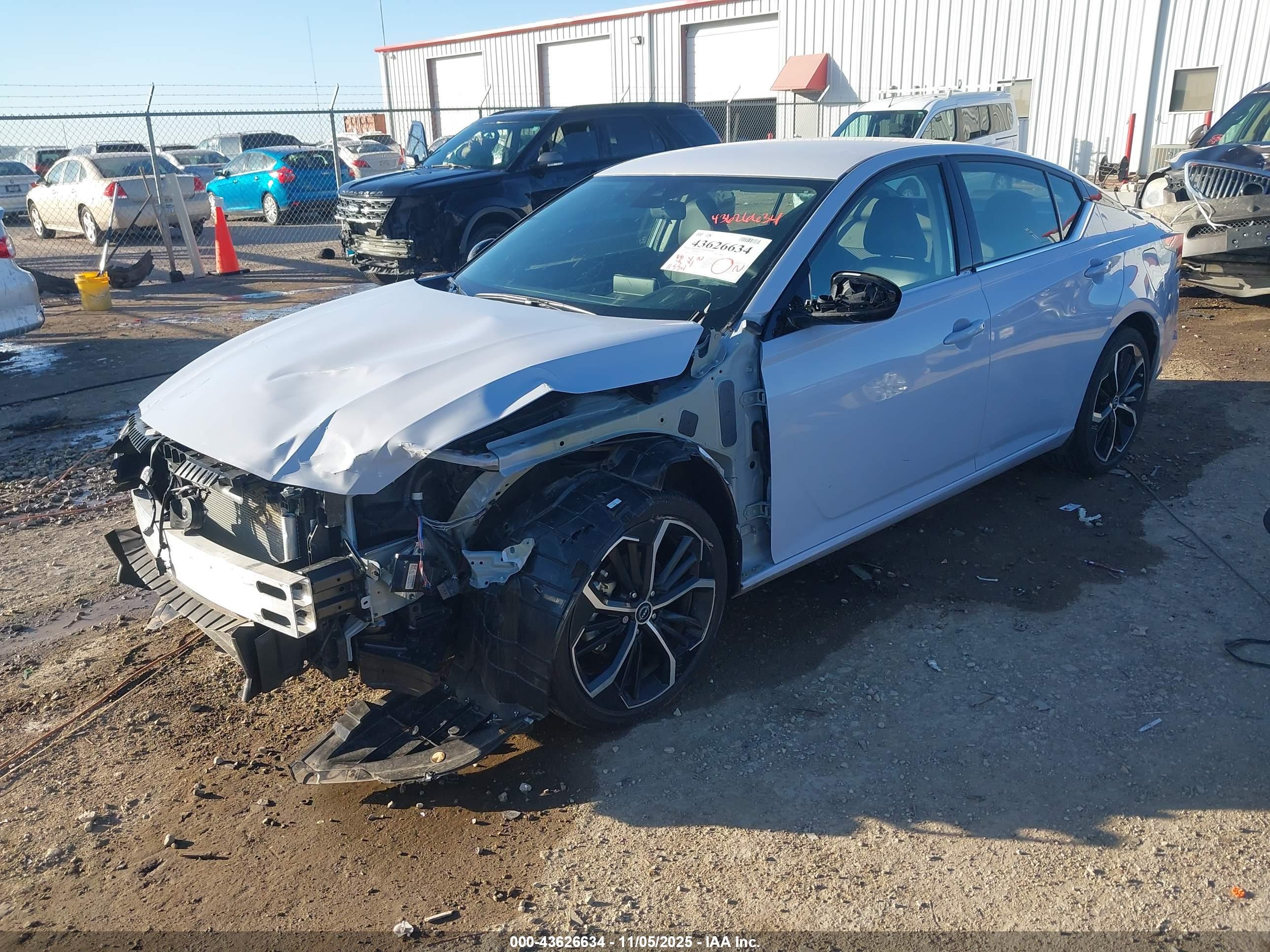 NISSAN ALTIMA image 2
