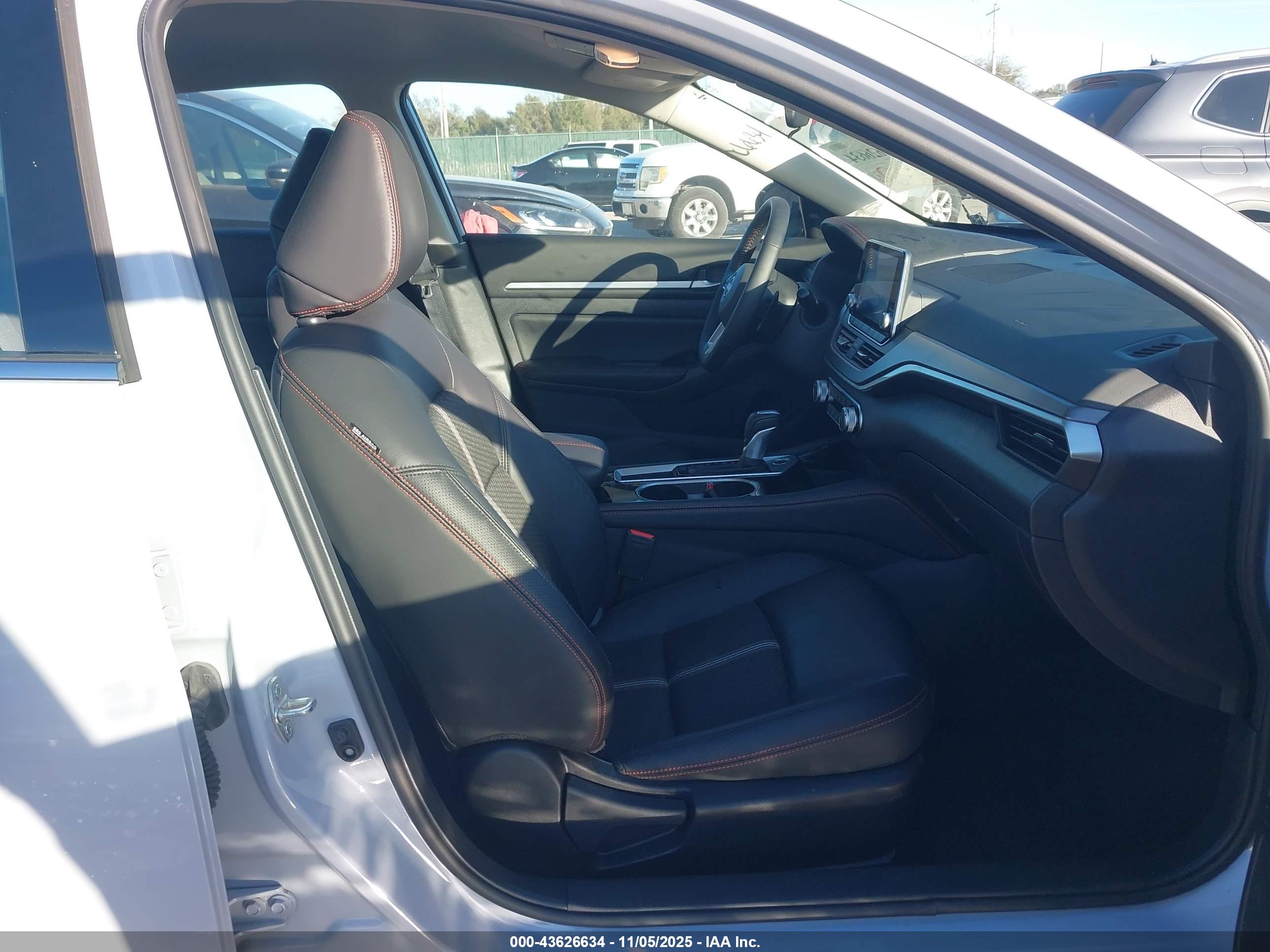 NISSAN ALTIMA image 5