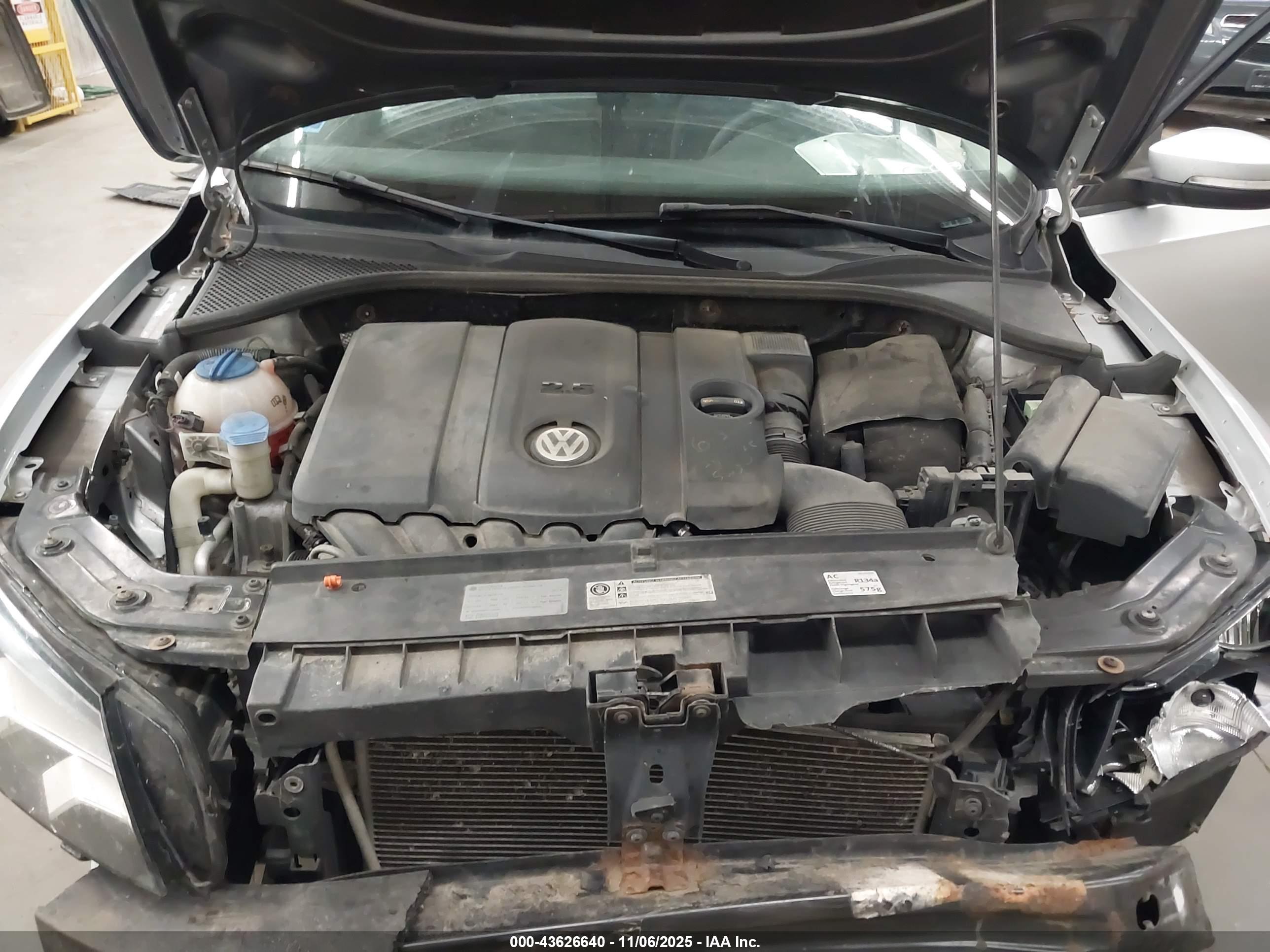 VOLKSWAGEN PASSAT image 10