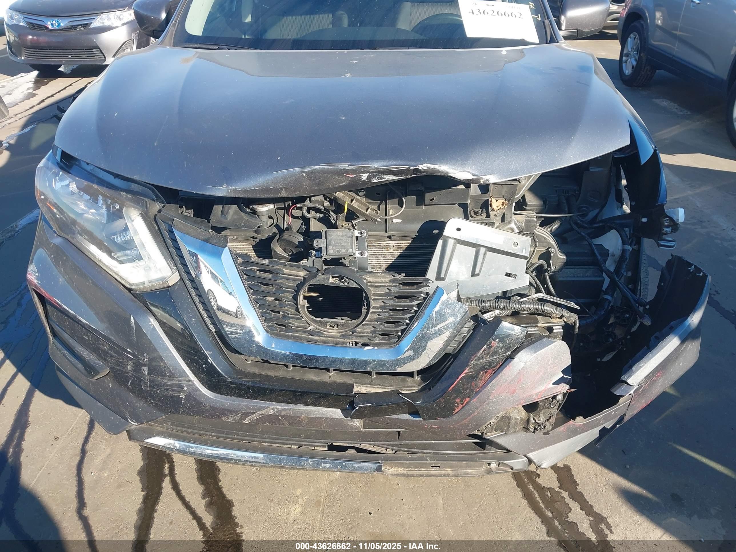 NISSAN ROGUE image 6