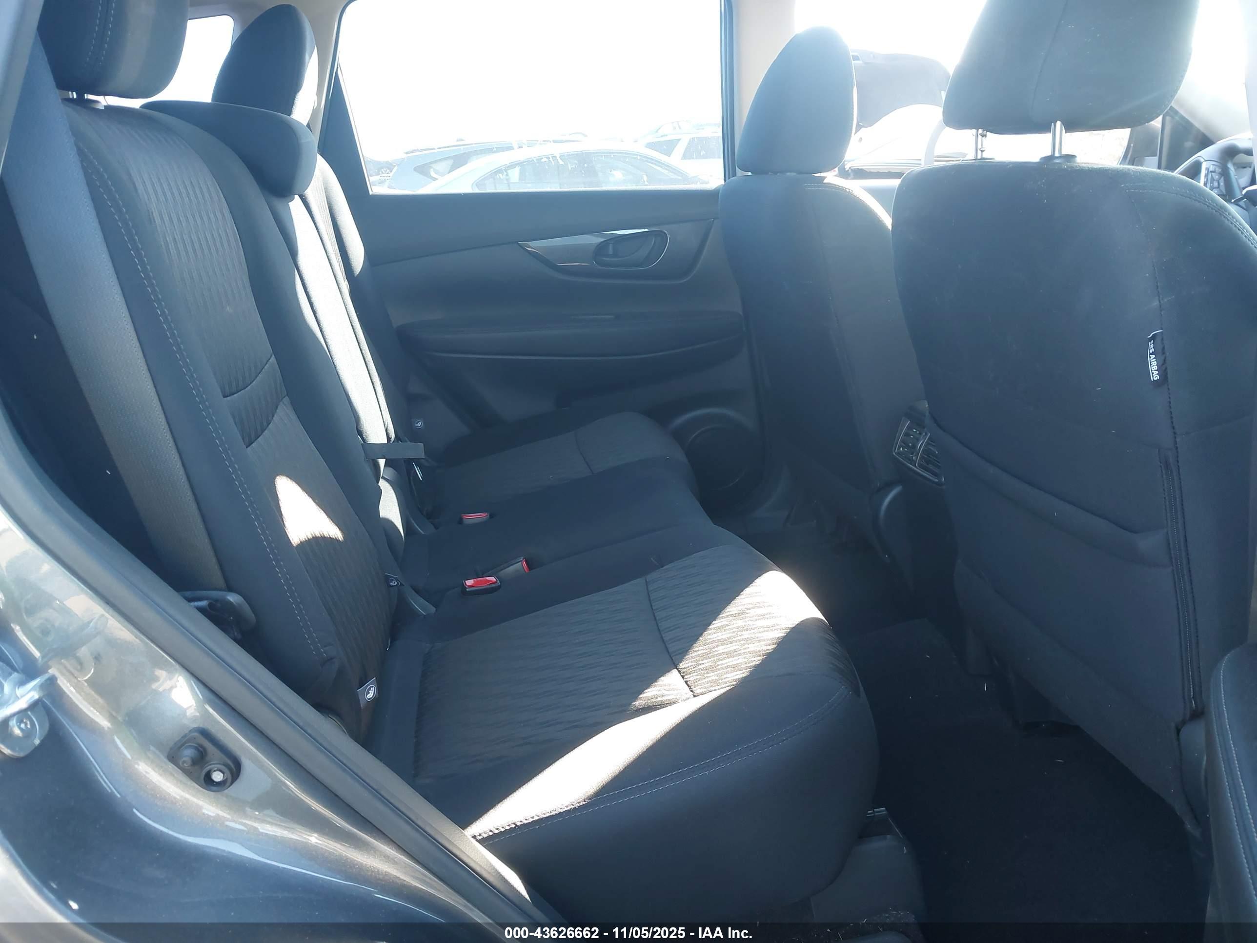 NISSAN ROGUE image 8
