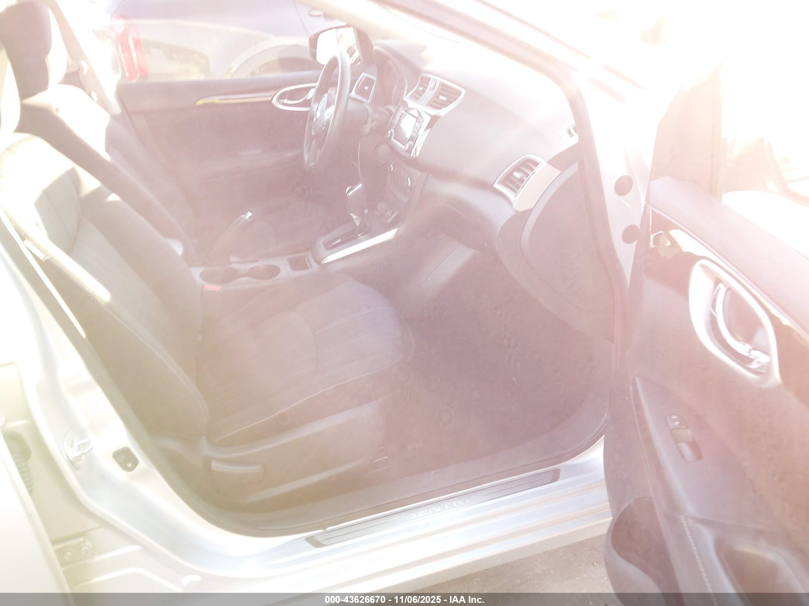 NISSAN SENTRA image 5