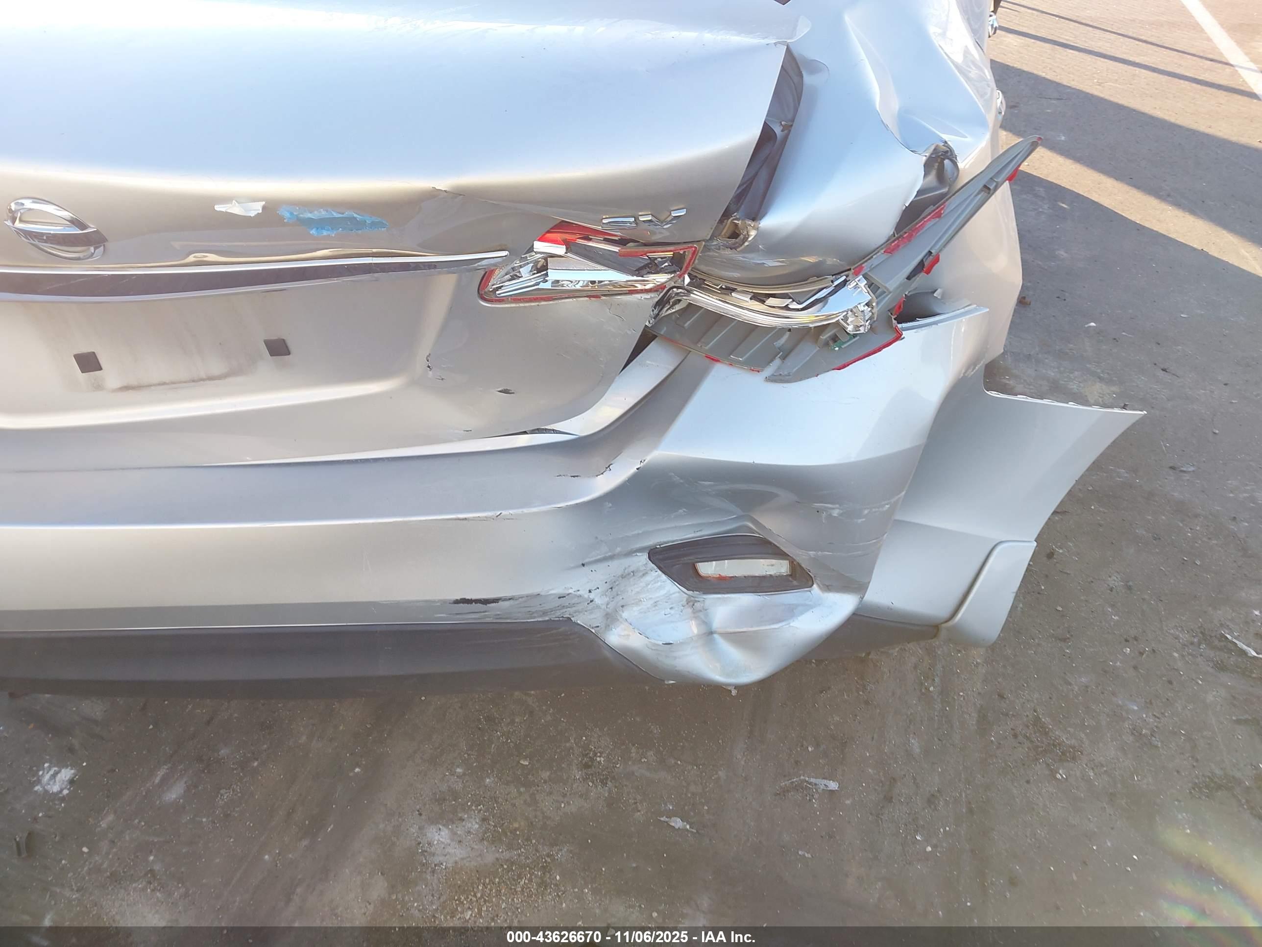 NISSAN SENTRA image 6