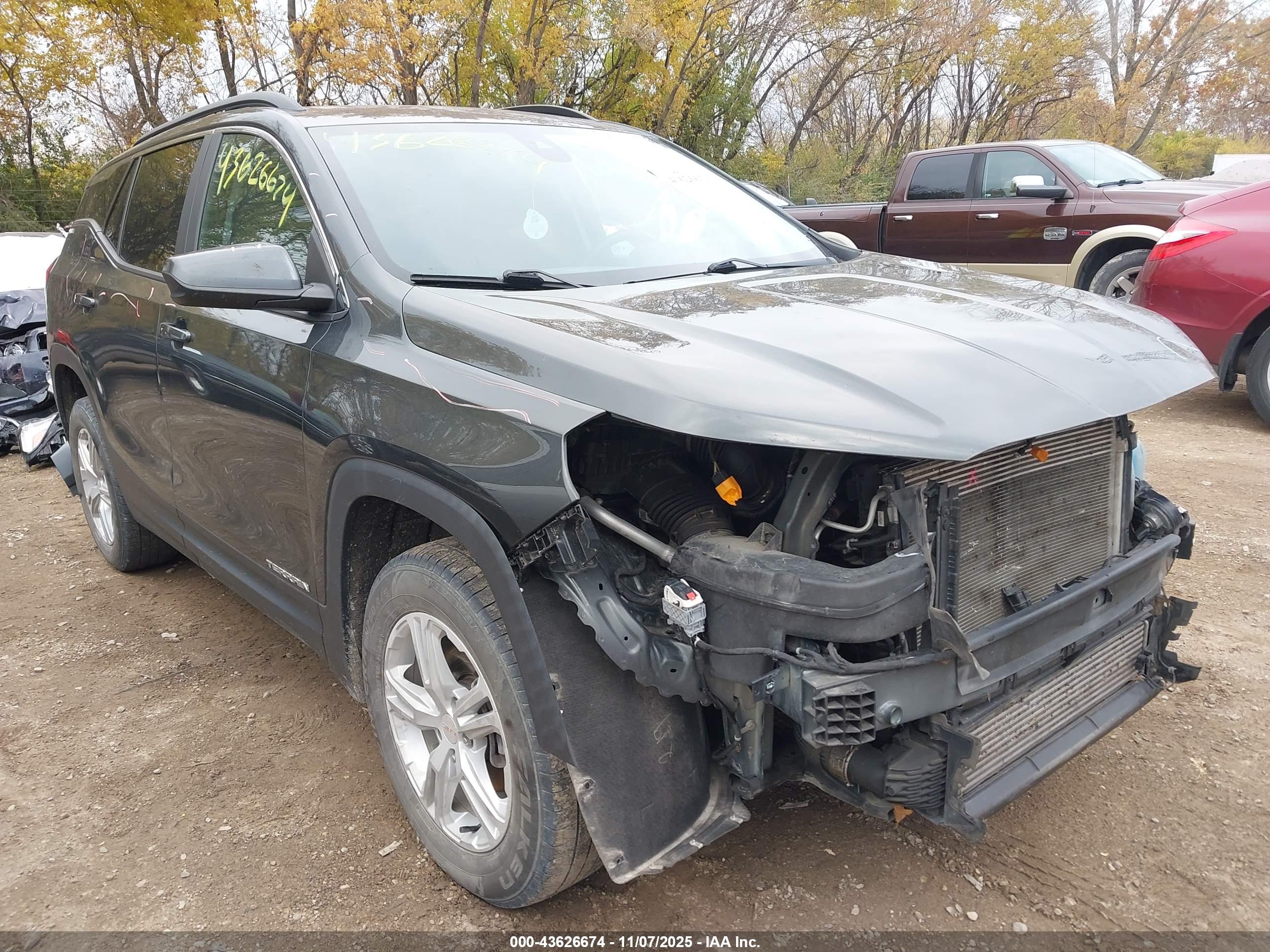 GMC TERRAIN image 6
