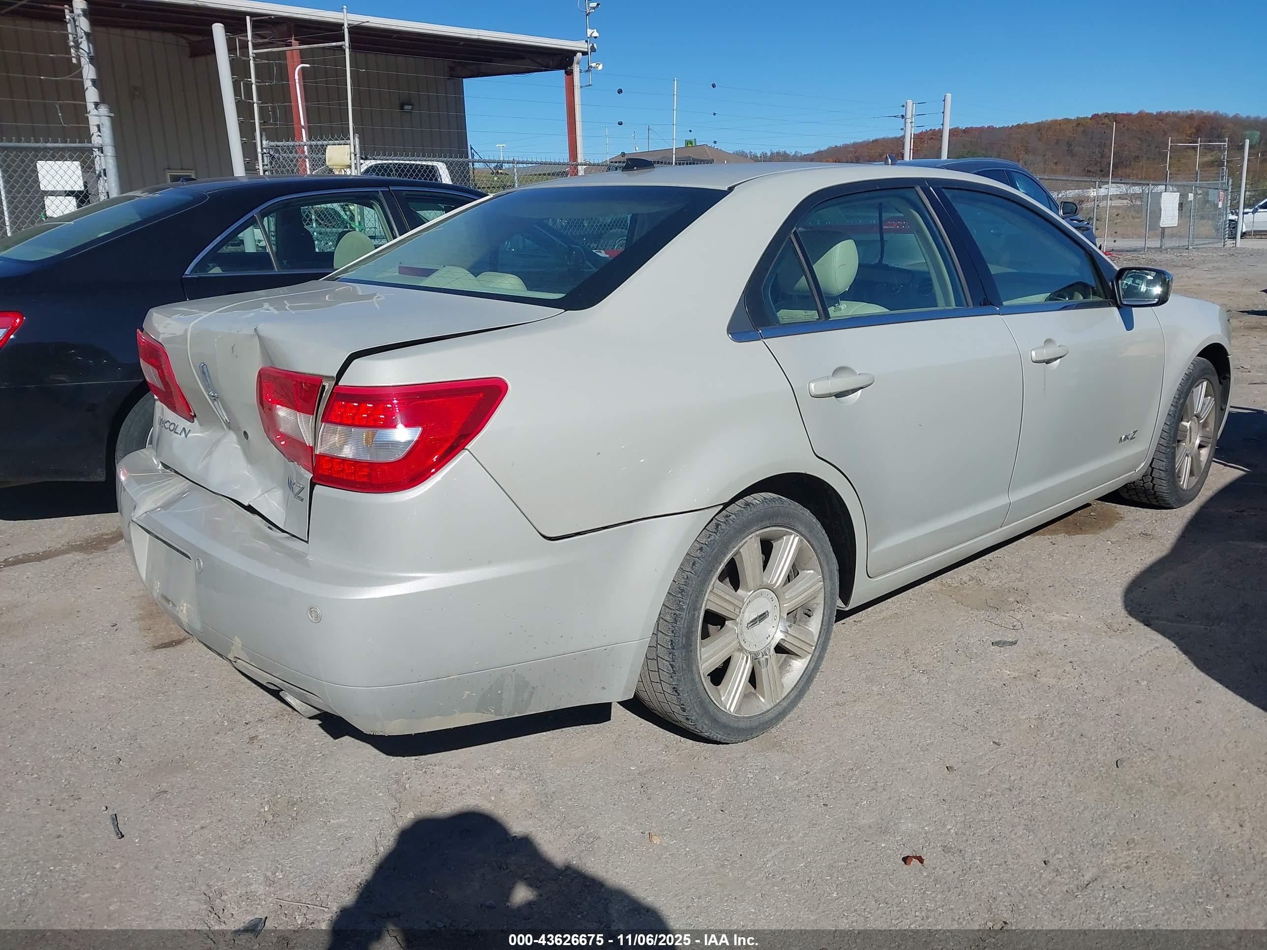 LINCOLN MKZ image 4