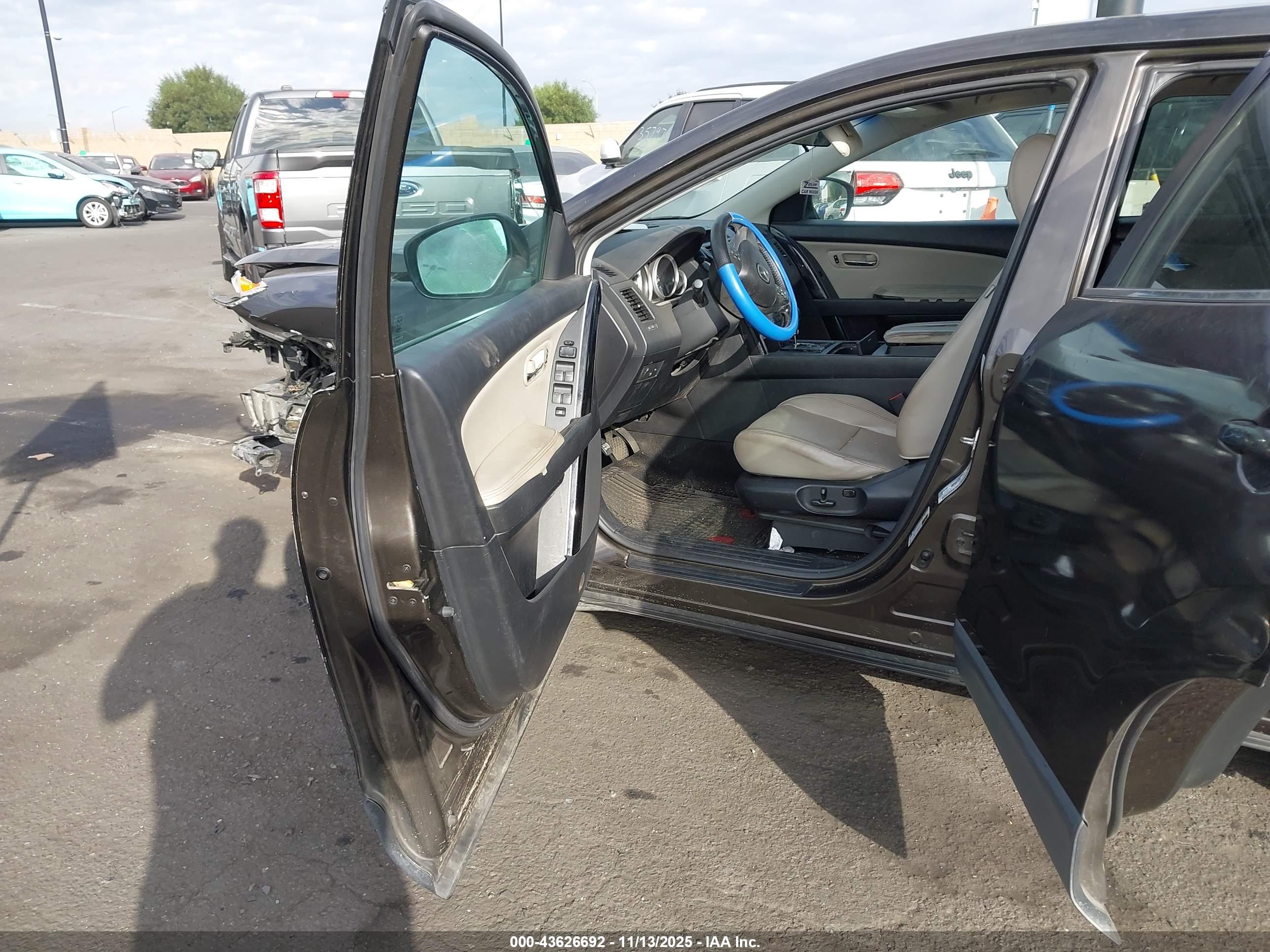 MAZDA CX-9 image 5