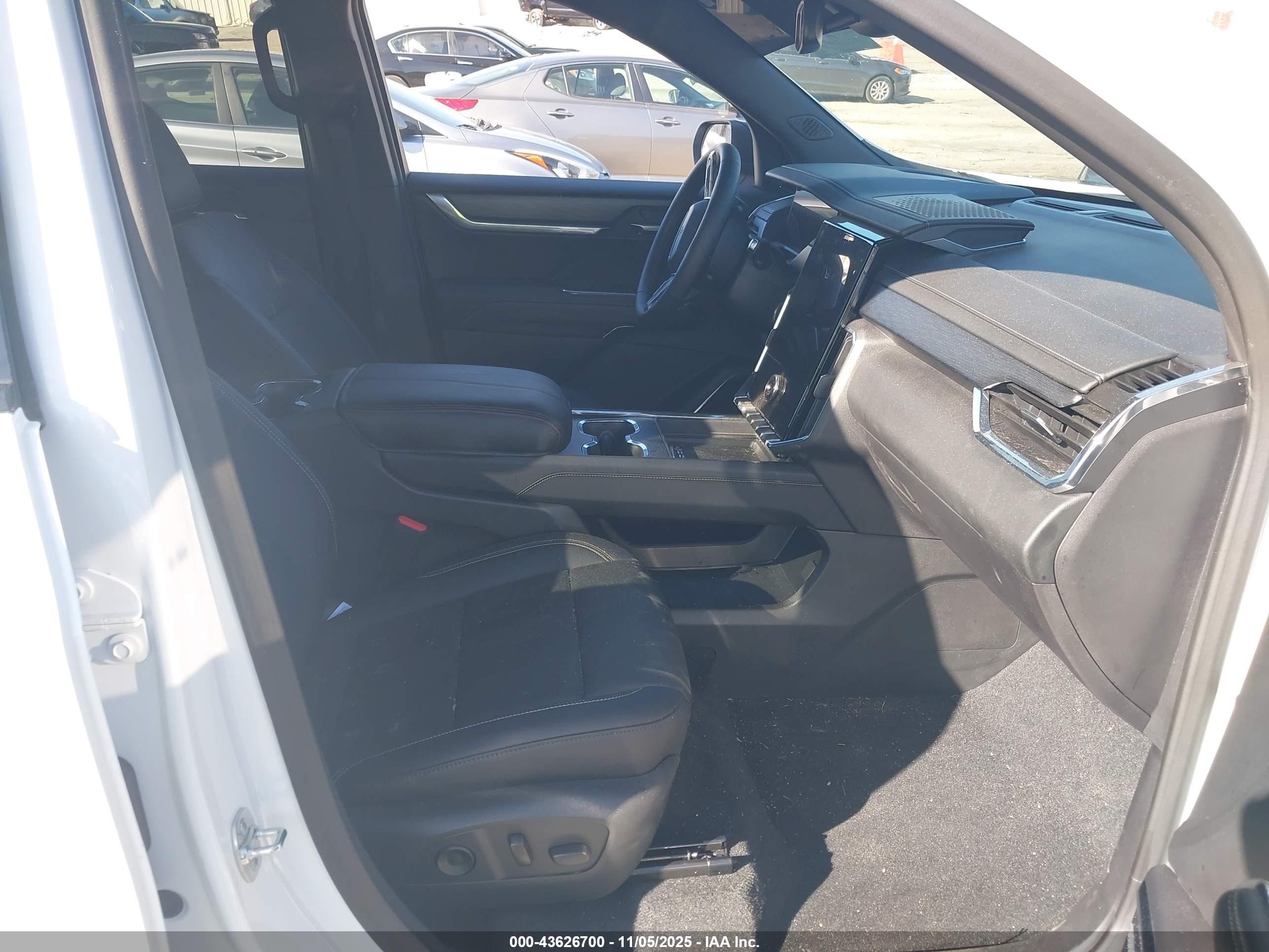 GMC ACADIA image 5