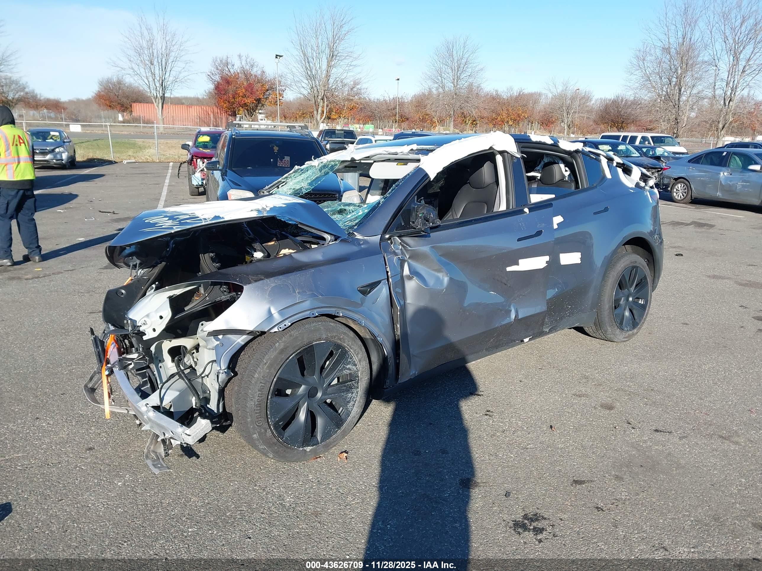 TESLA MODEL image 6