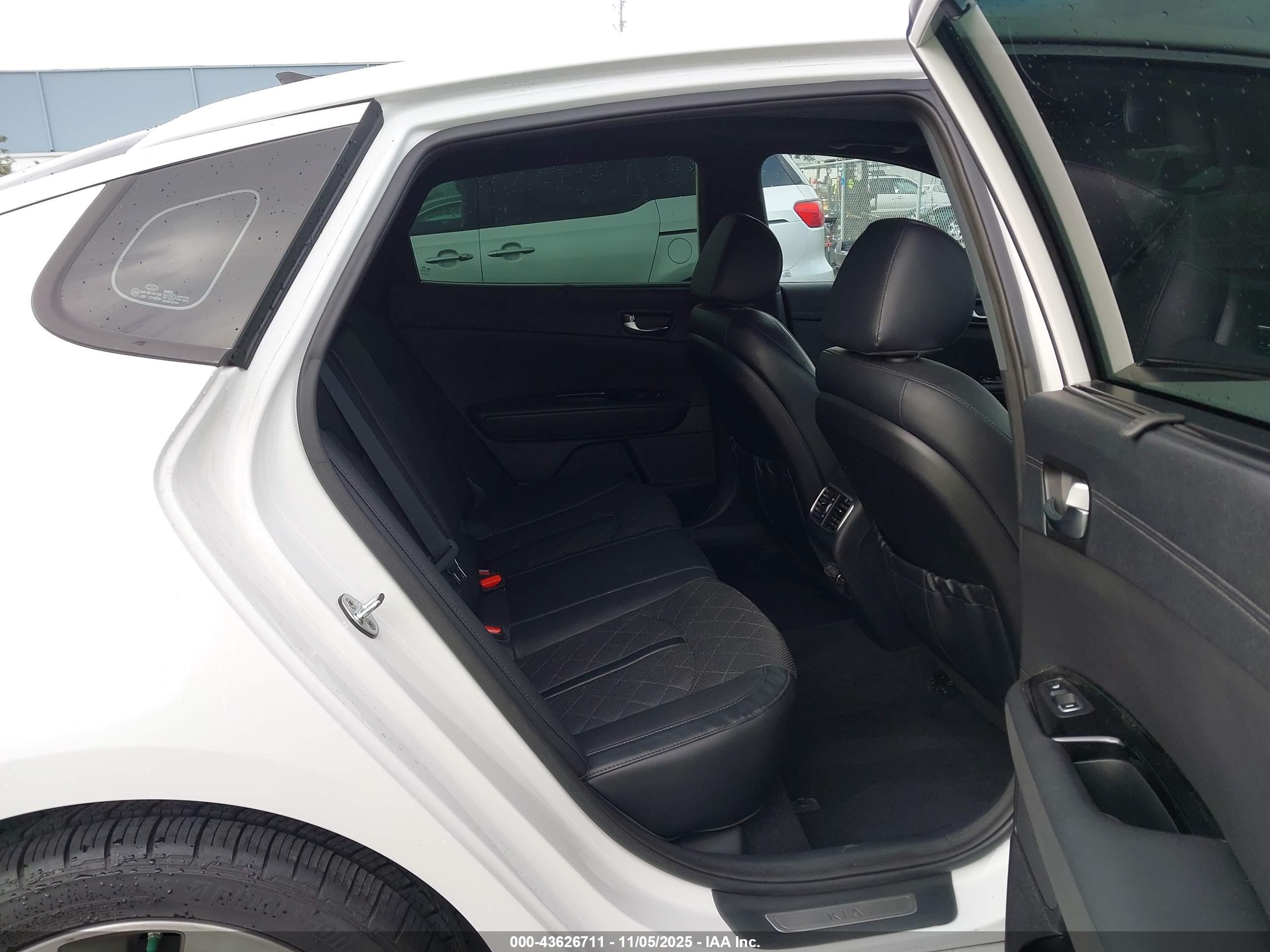 KIA OPTIMA image 8