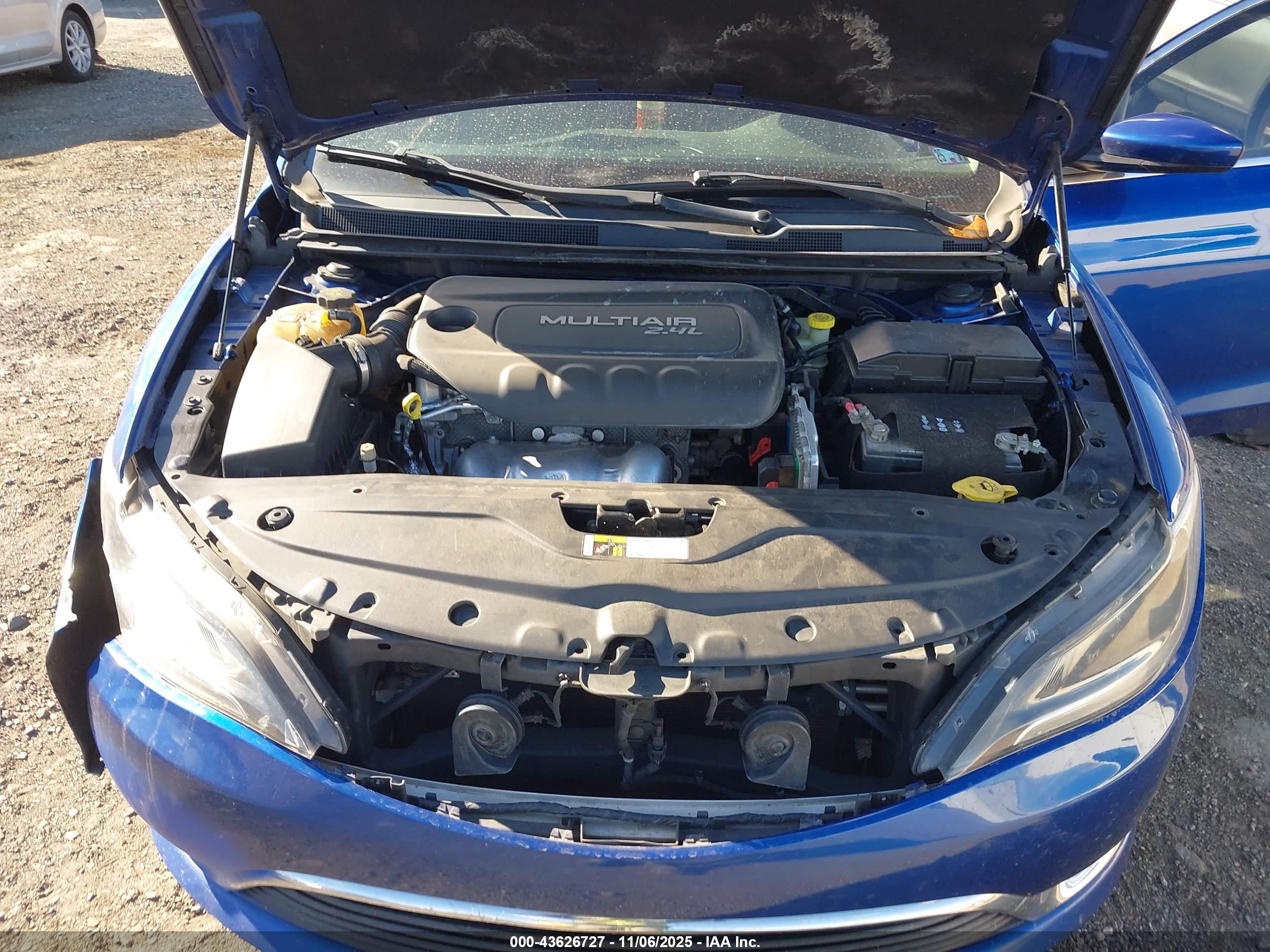 CHRYSLER 200 image 10