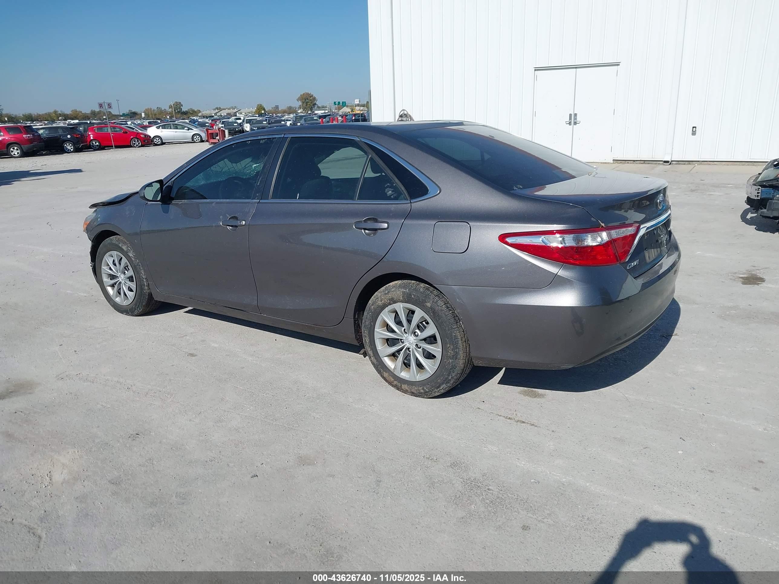 TOYOTA CAMRY image 3