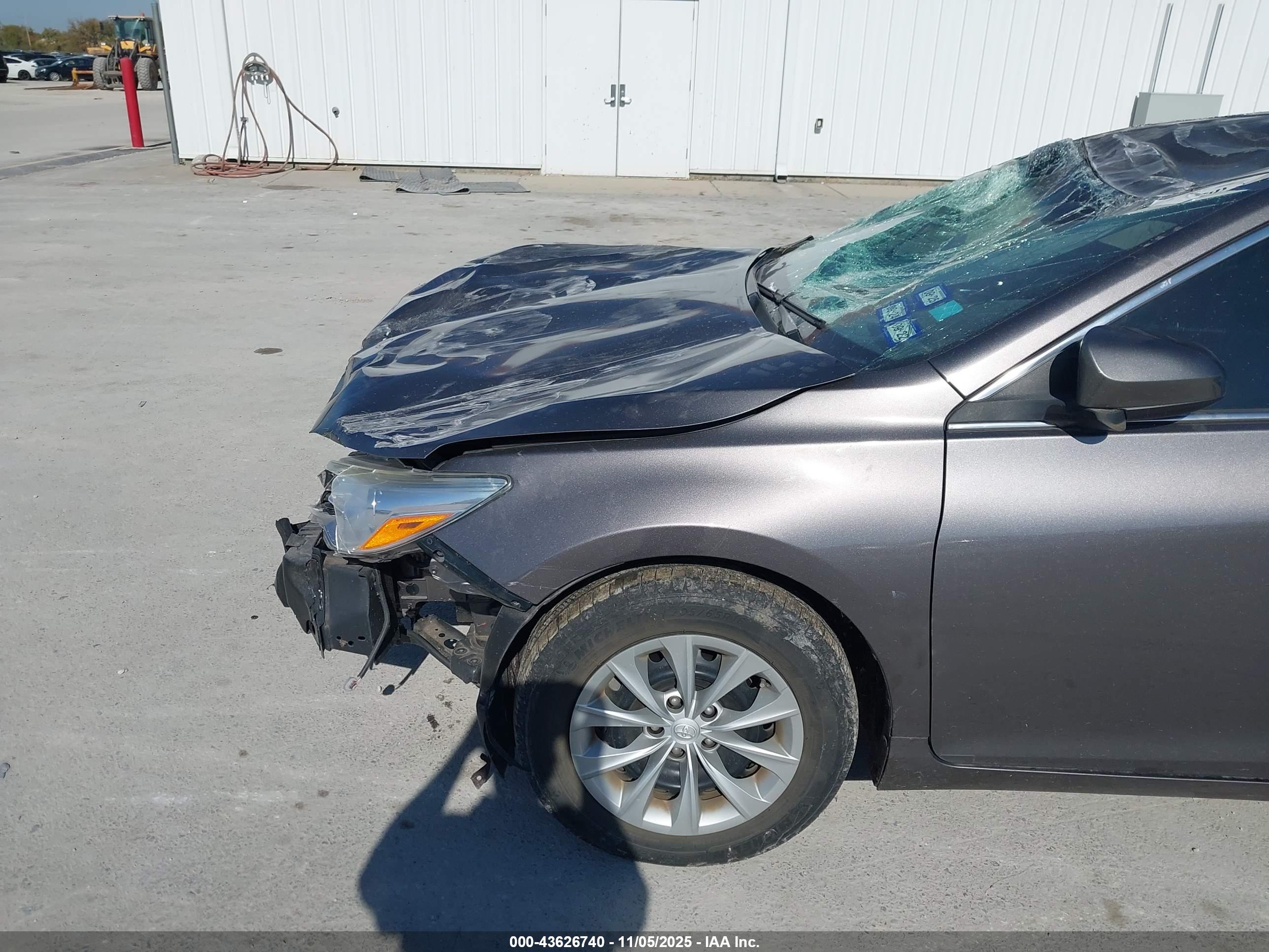 TOYOTA CAMRY image 6