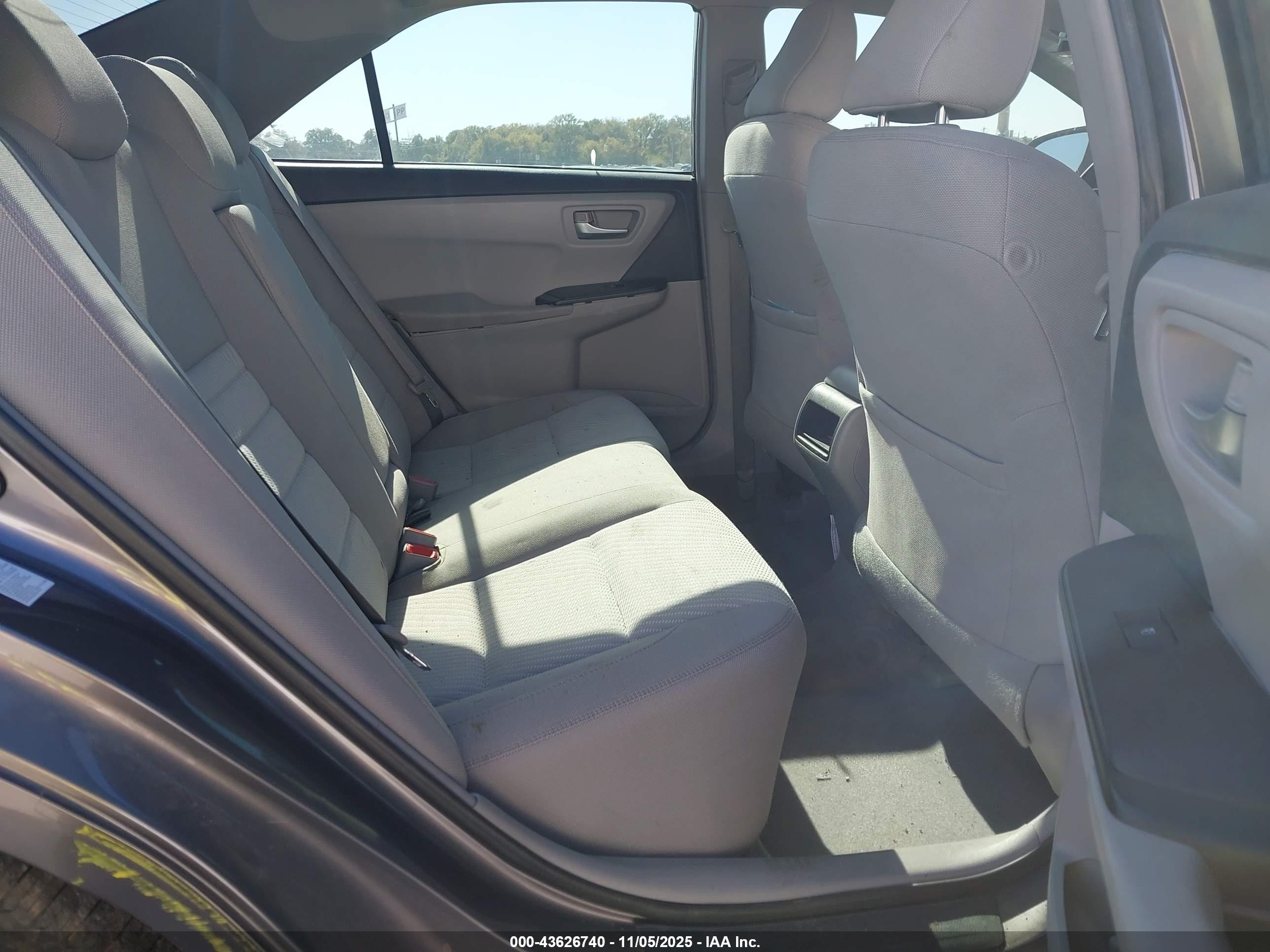 TOYOTA CAMRY image 8