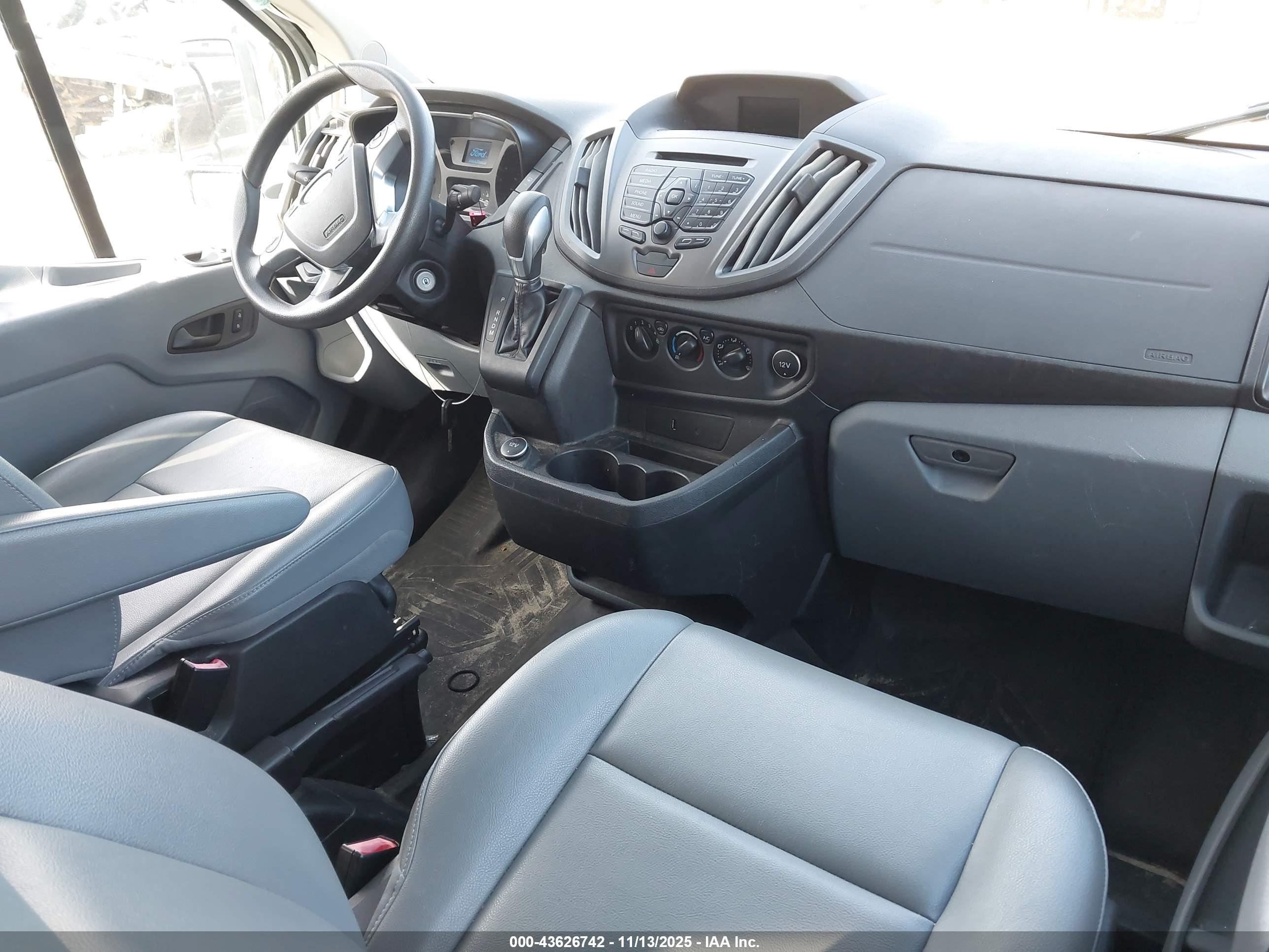FORD TRANSIT-350 image 5