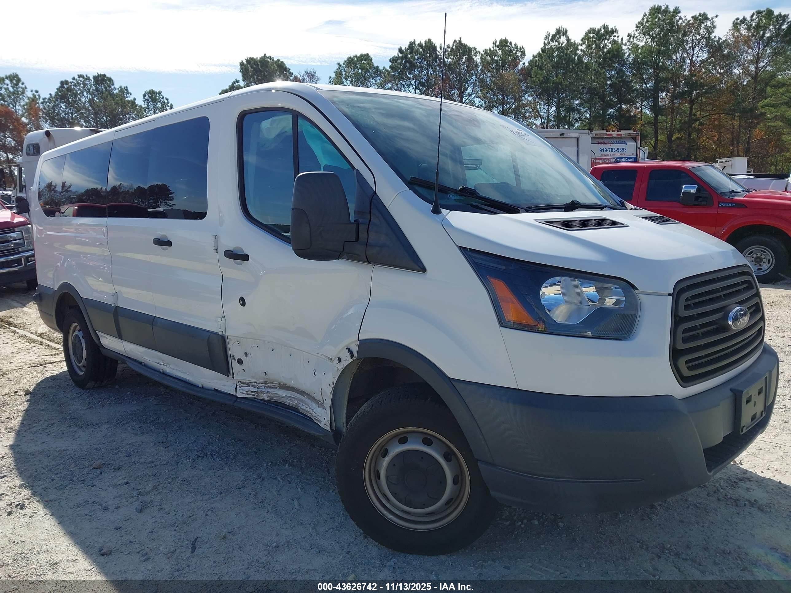 FORD TRANSIT-350 image 6