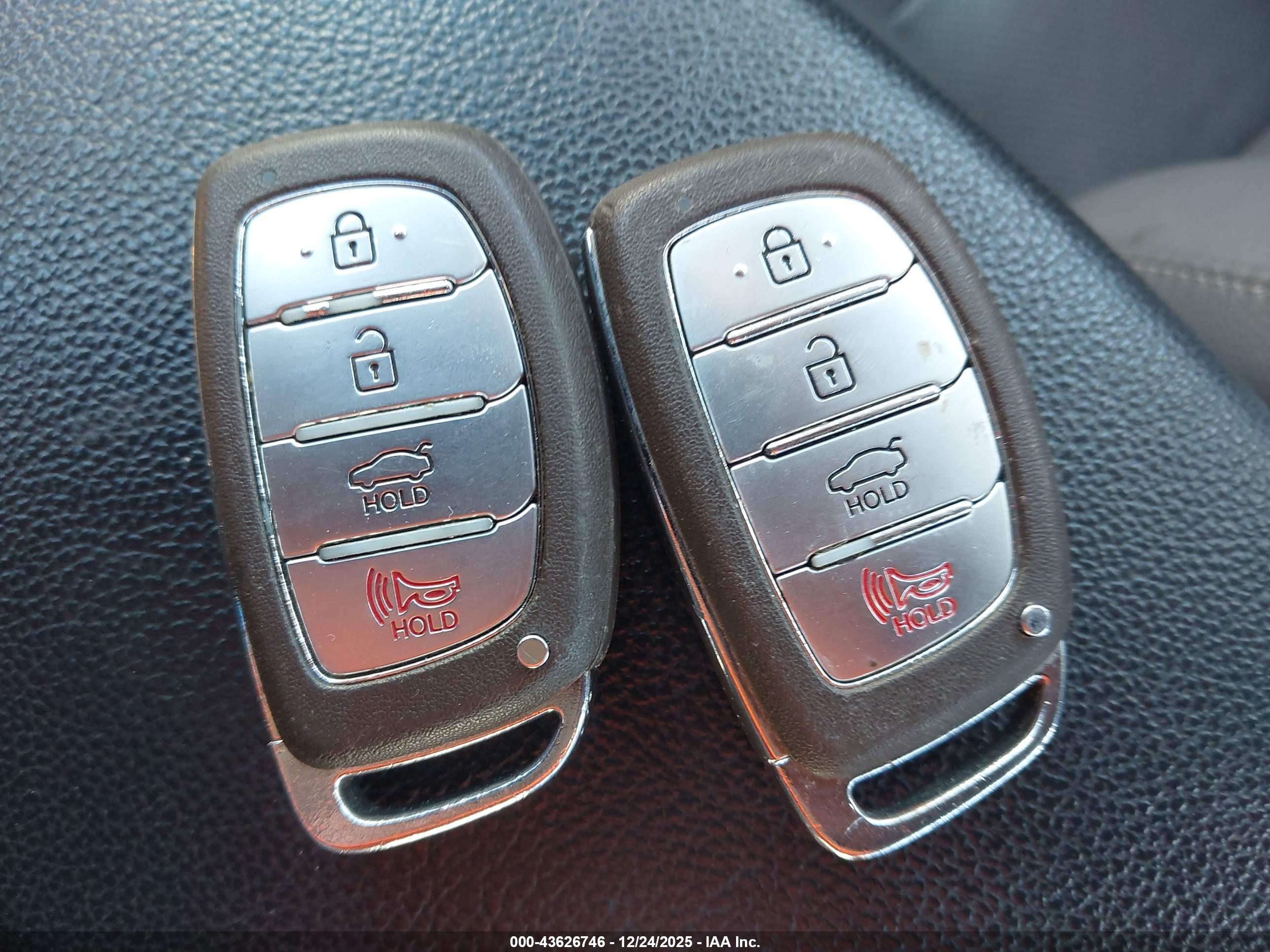 HYUNDAI ELANTRA image 11