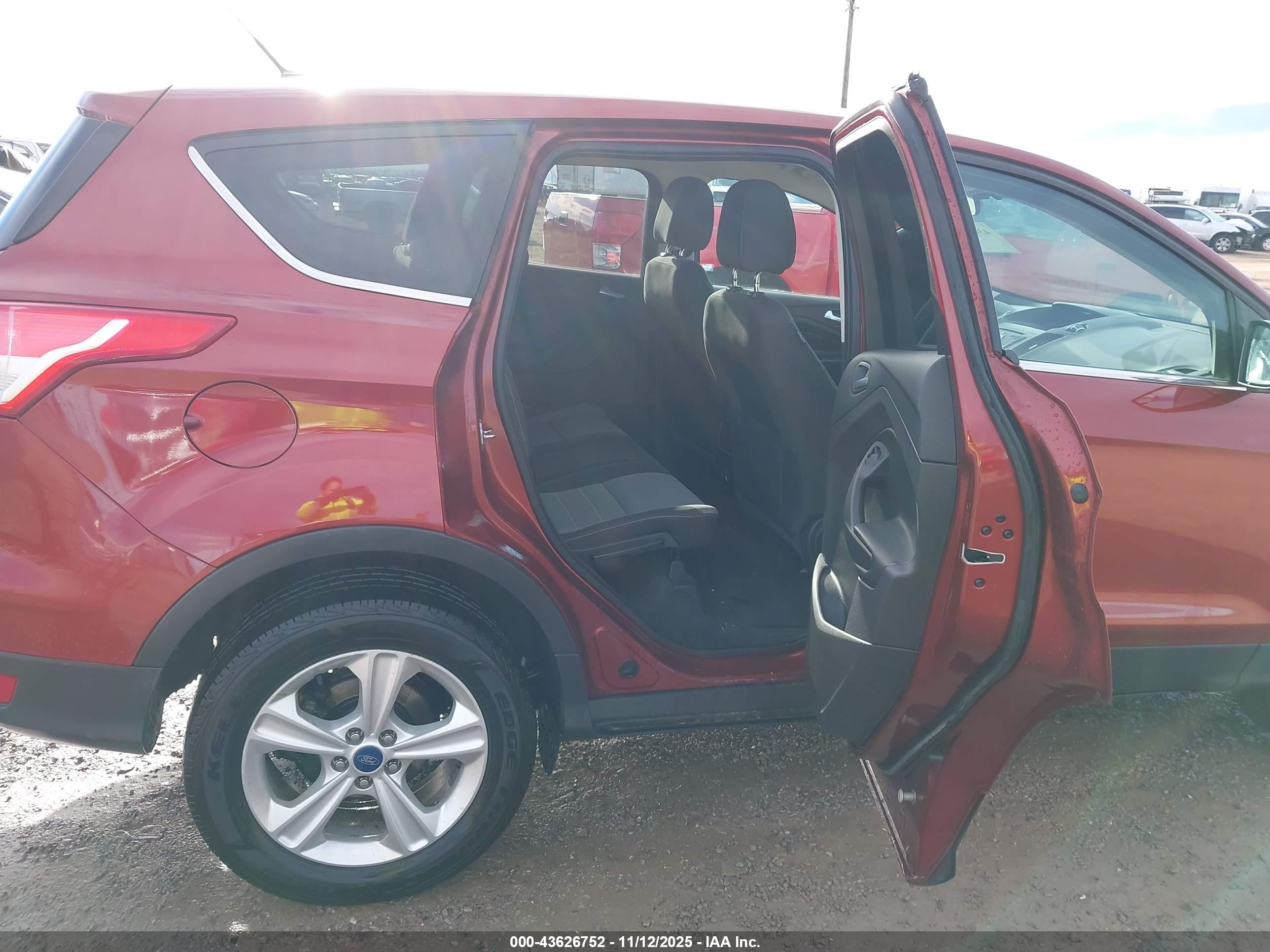 FORD ESCAPE image 8