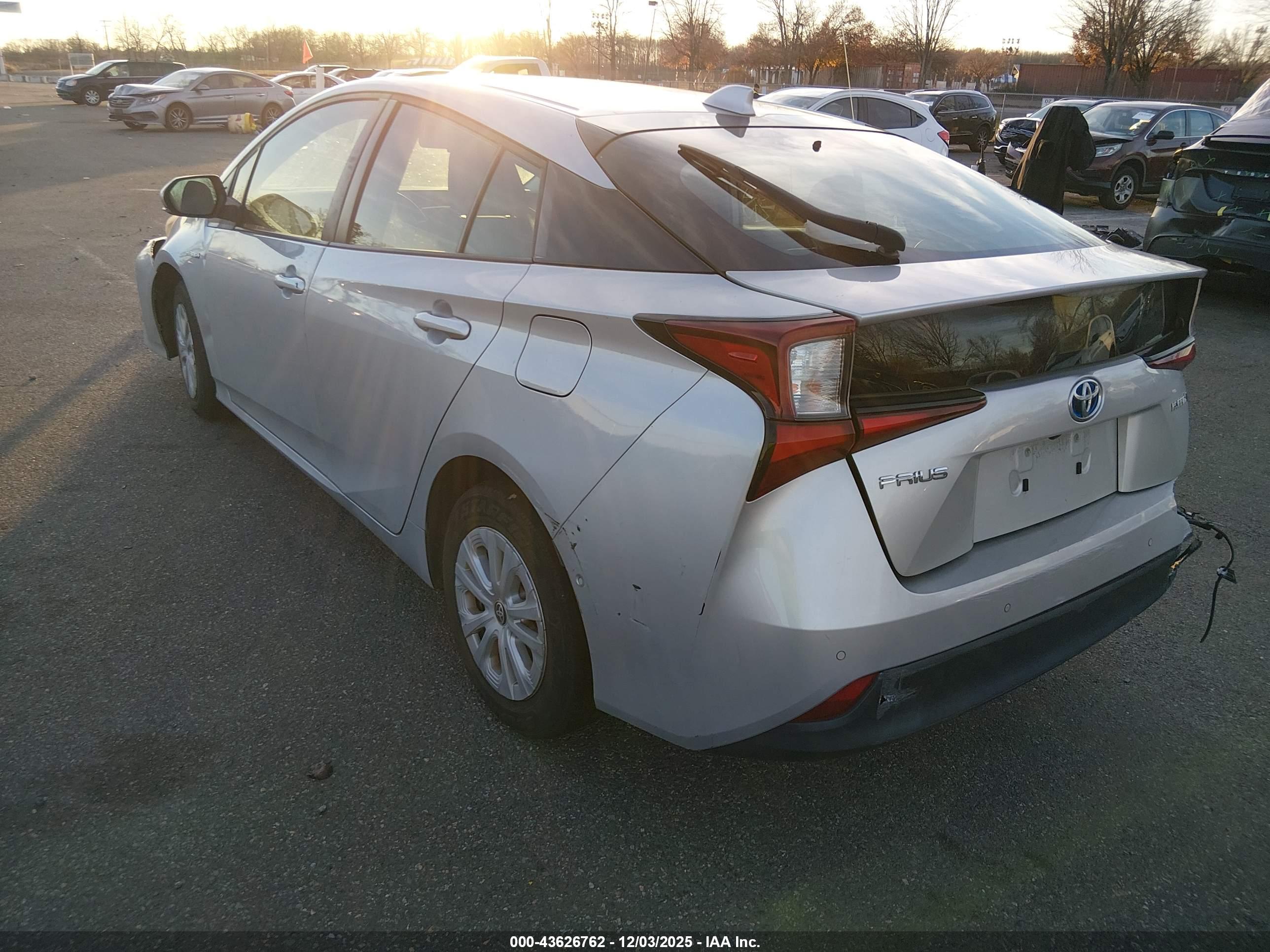 TOYOTA PRIUS image 3