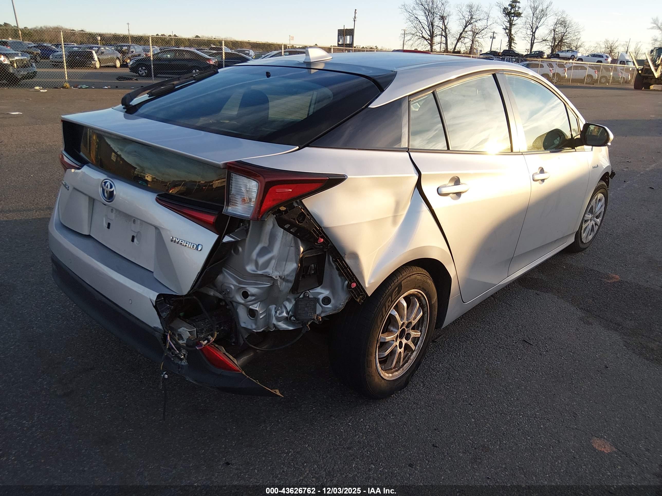 TOYOTA PRIUS image 4