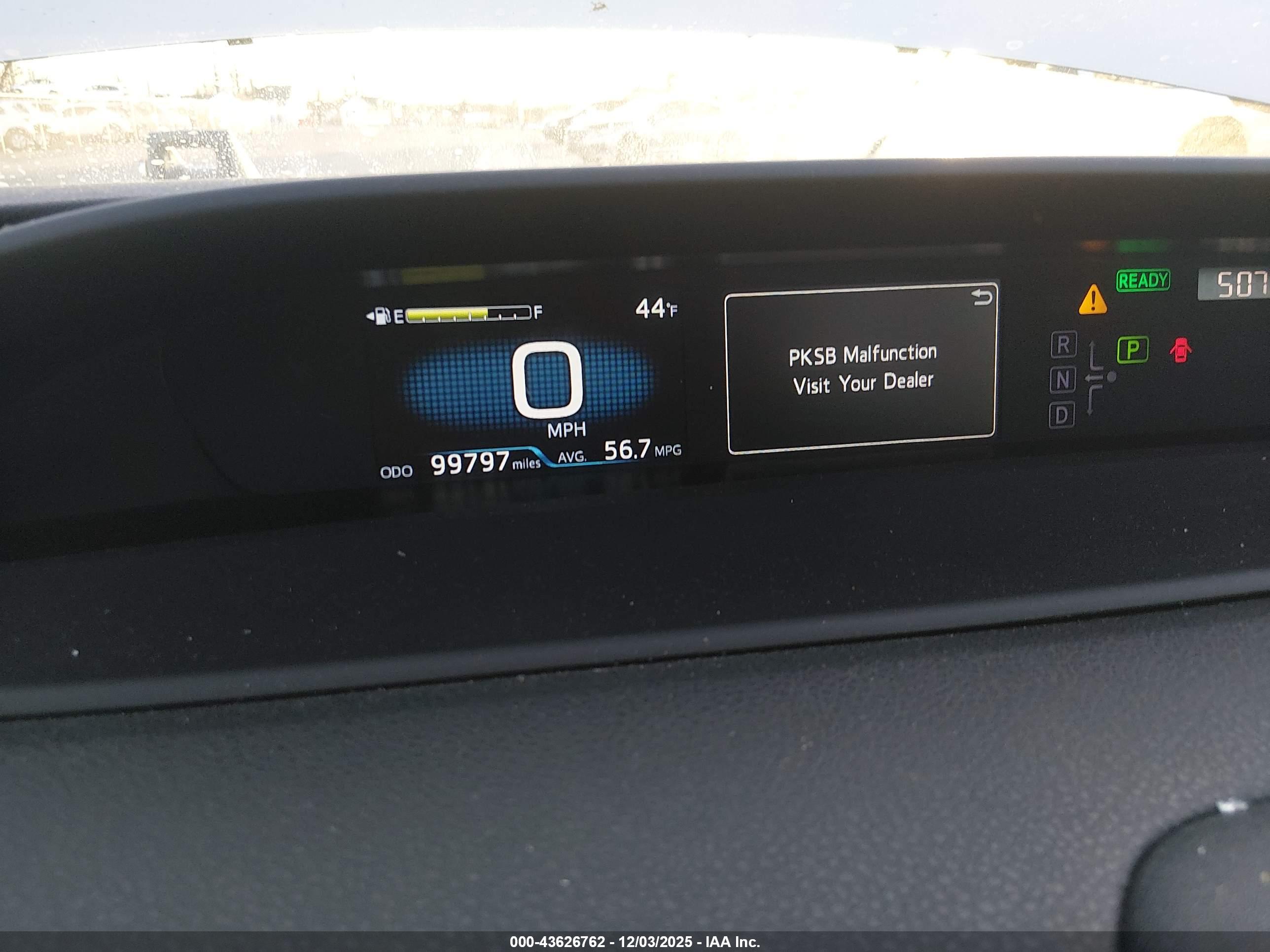 TOYOTA PRIUS image 7