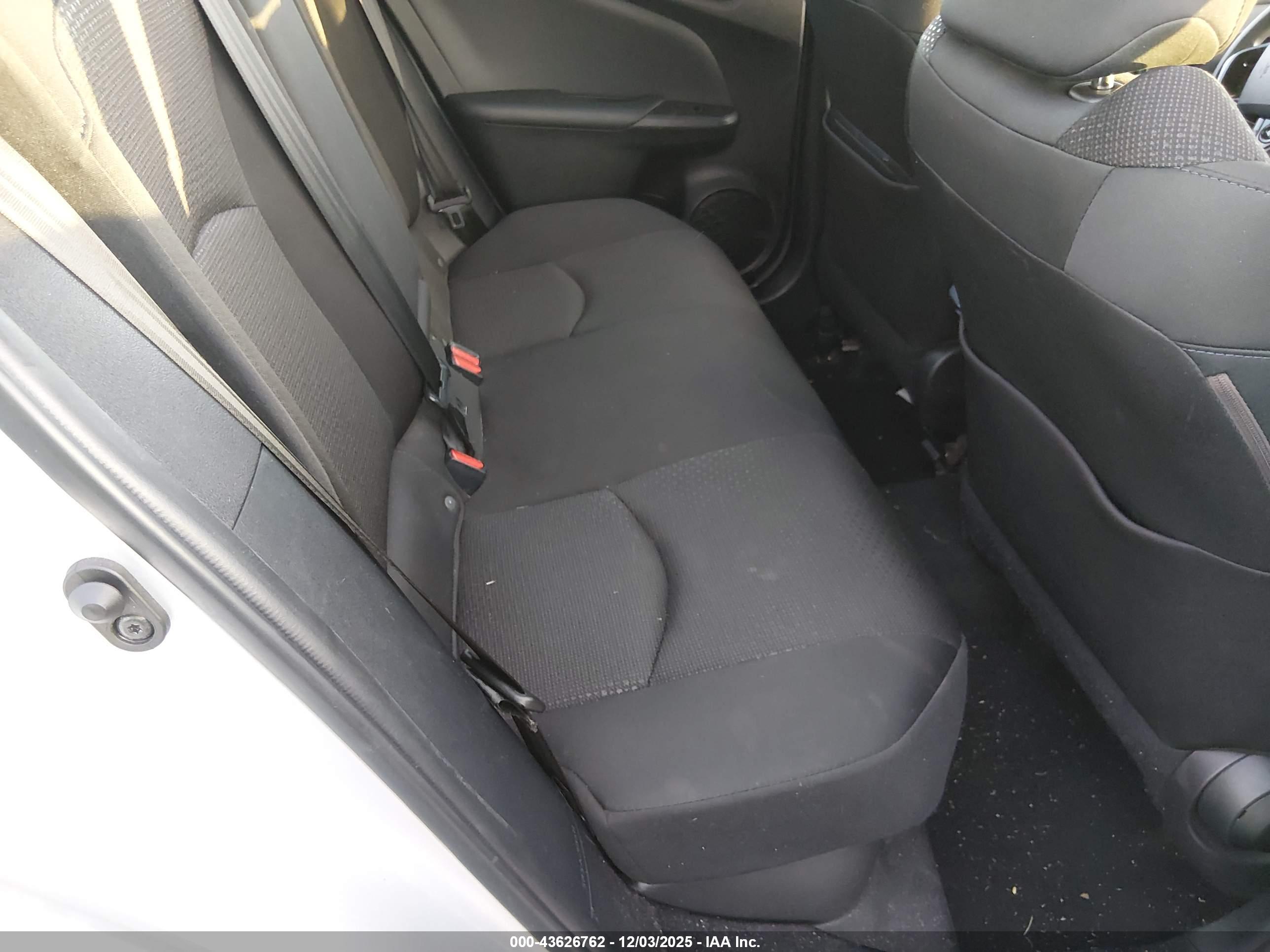 TOYOTA PRIUS image 8