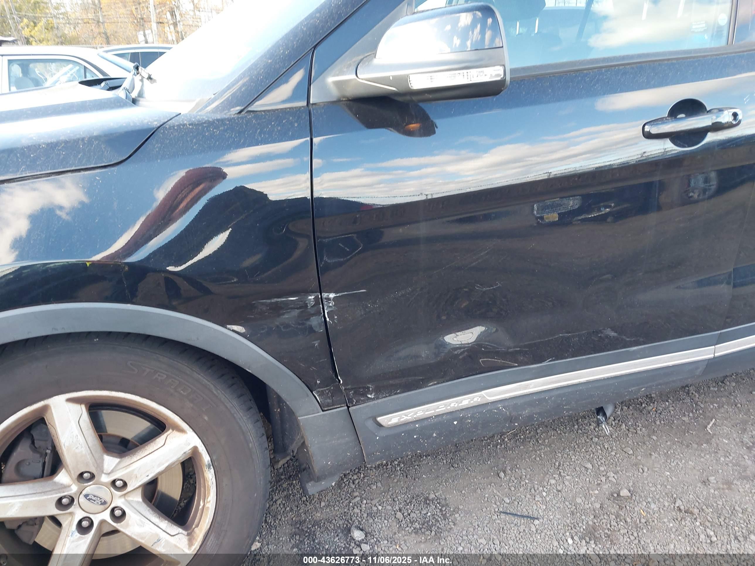 FORD EXPLORER image 6
