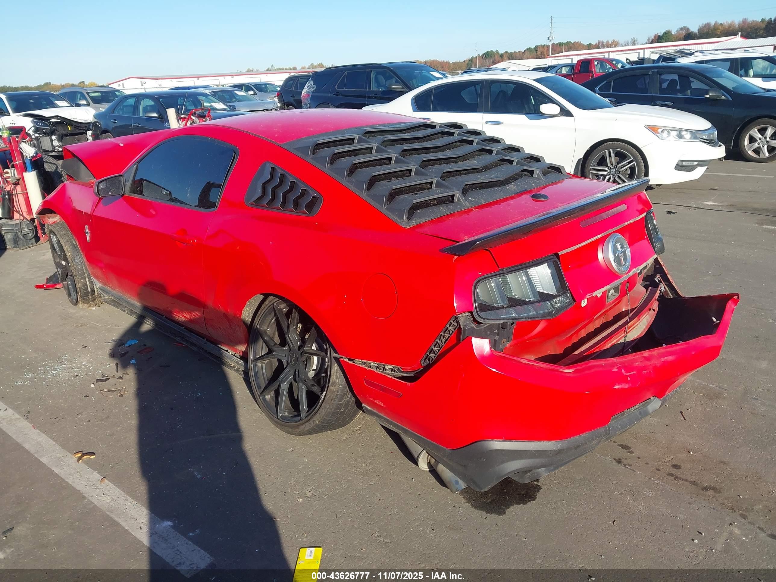 FORD MUSTANG image 3