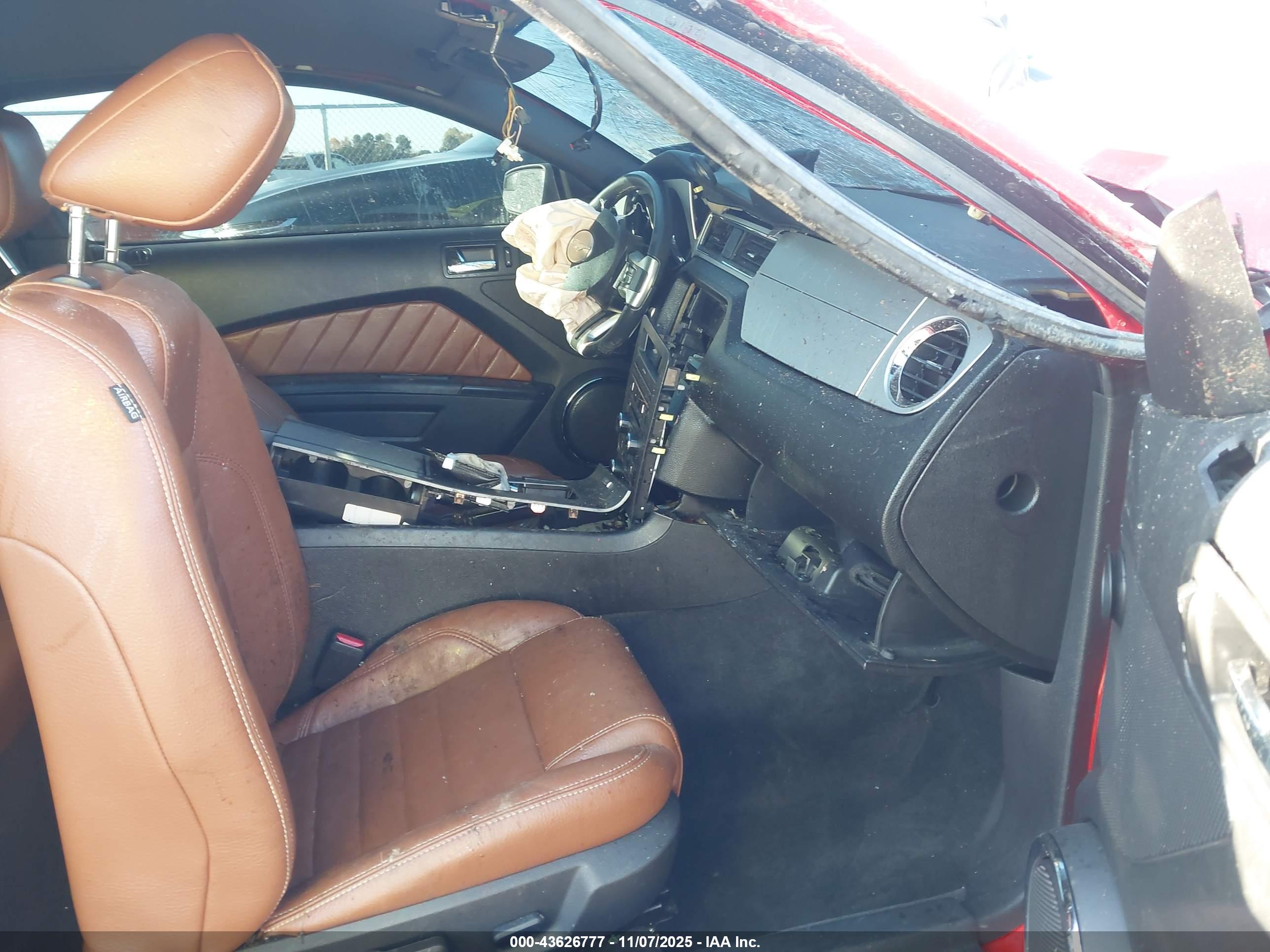FORD MUSTANG image 5