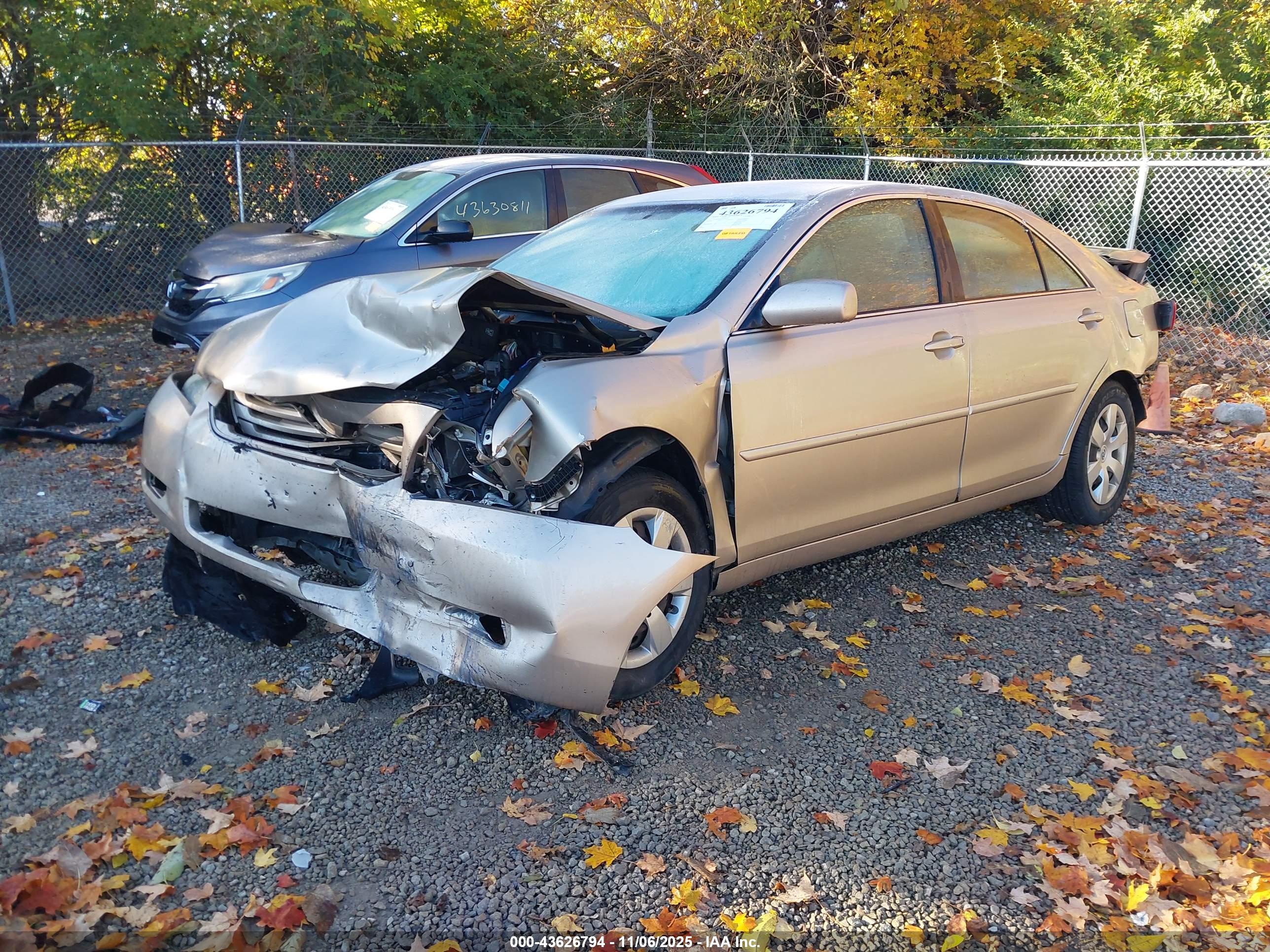 TOYOTA CAMRY image 2