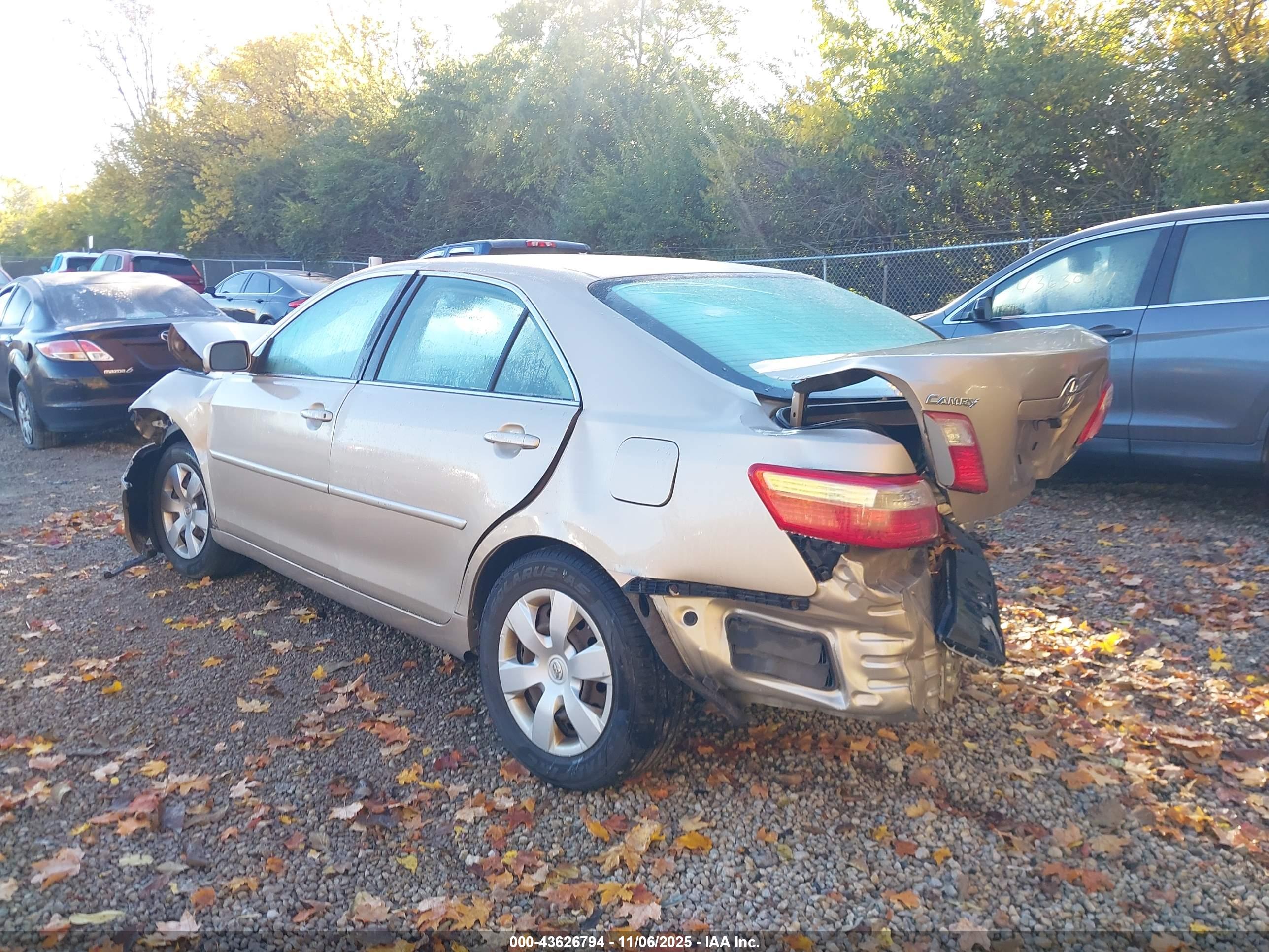 TOYOTA CAMRY image 3