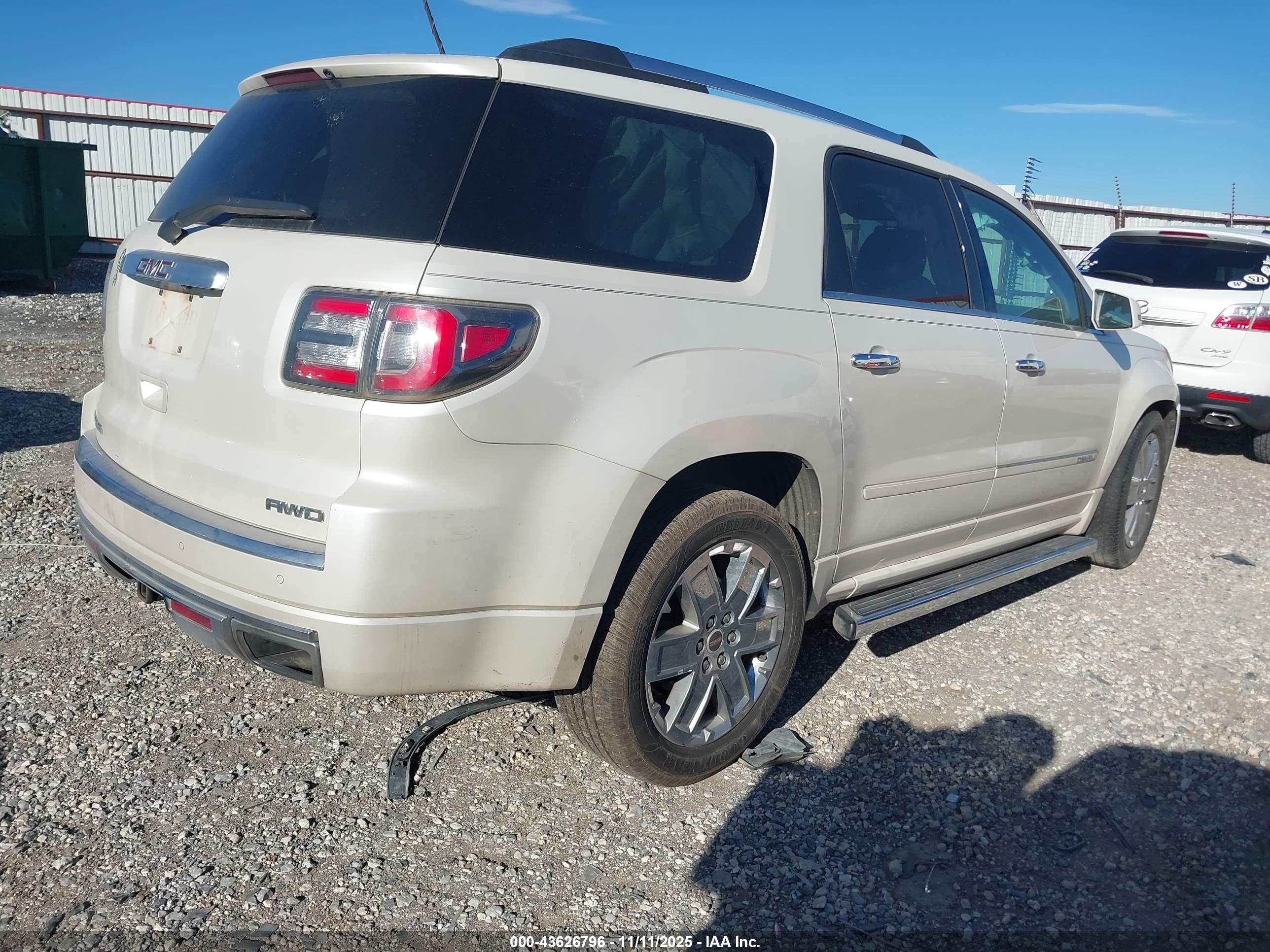 GMC ACADIA image 4