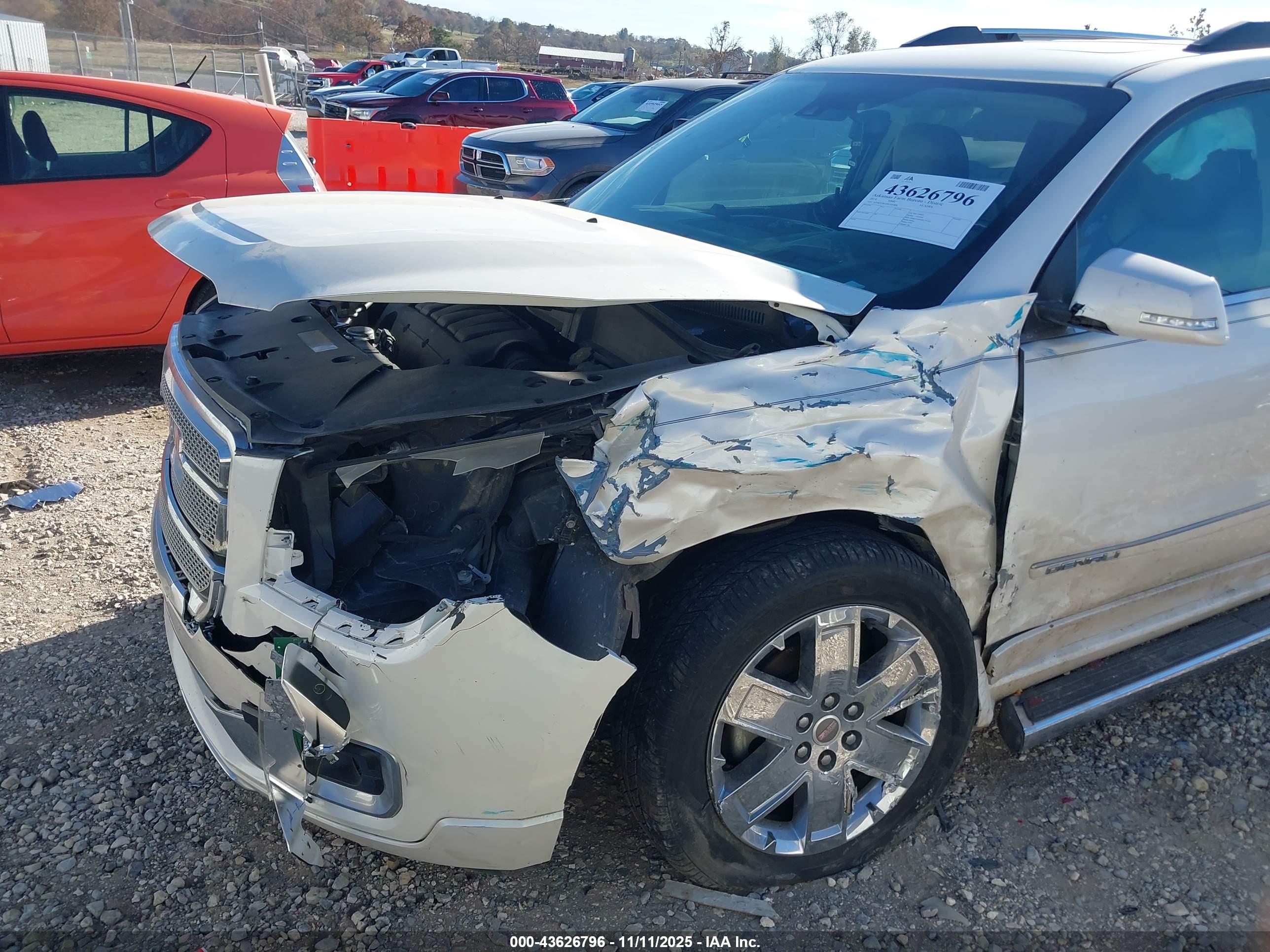 GMC ACADIA image 6