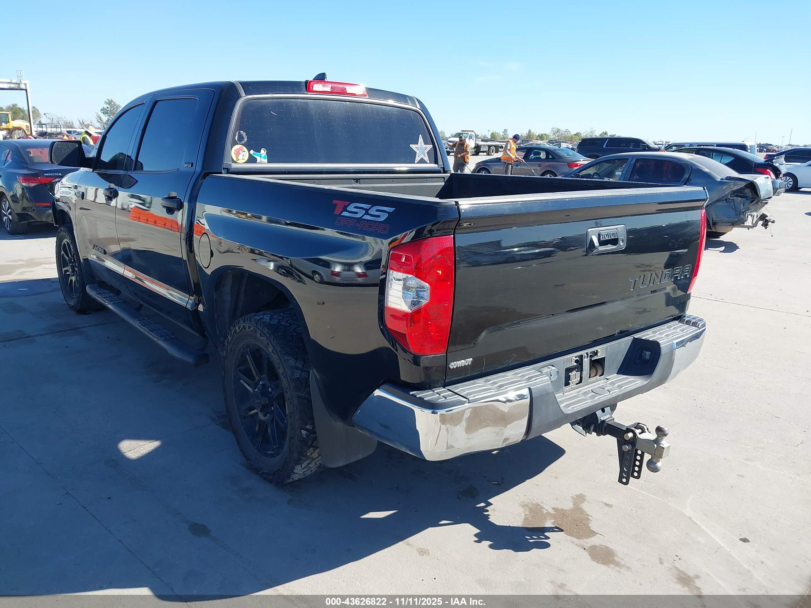 TOYOTA TUNDRA image 3