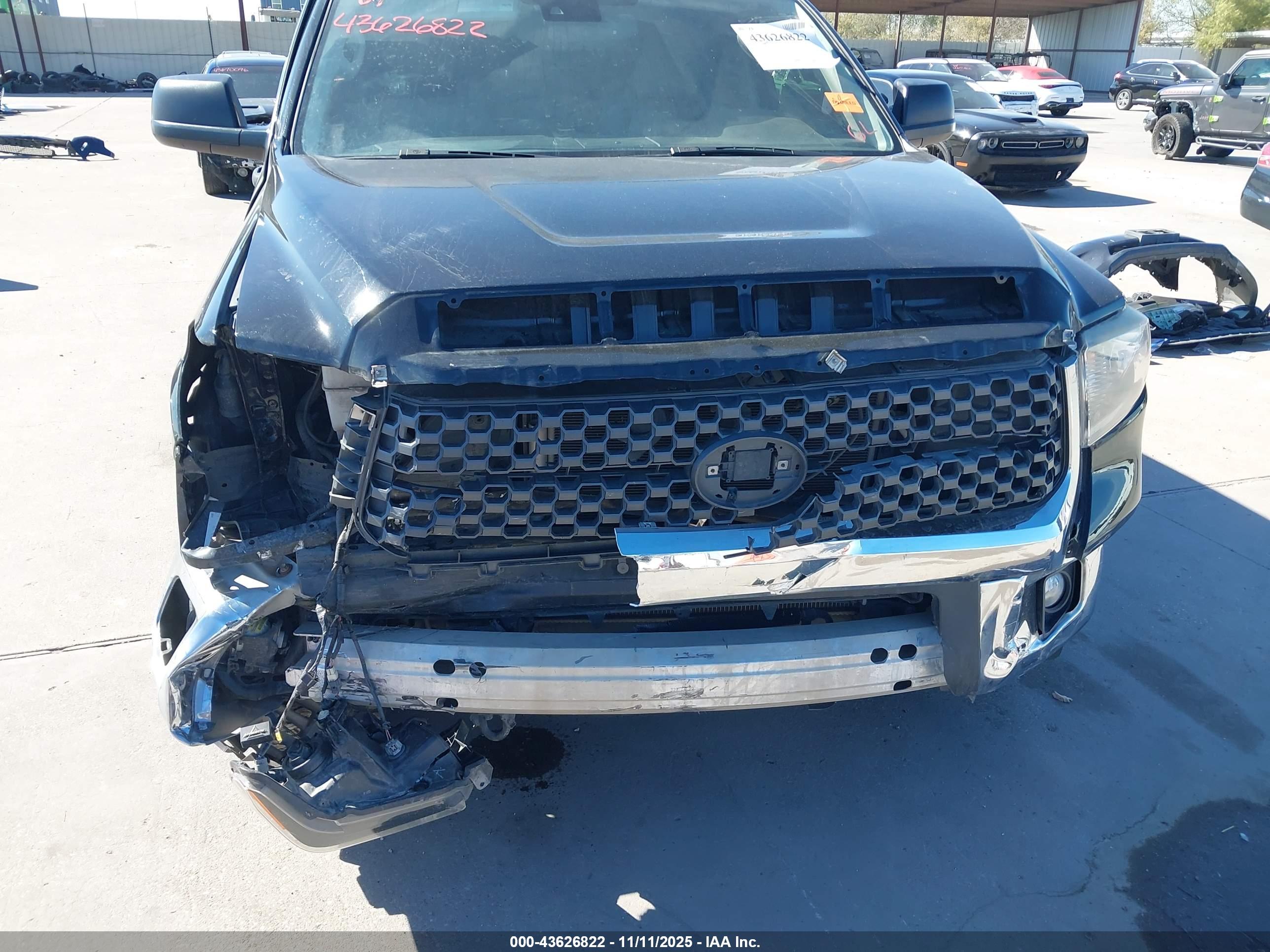 TOYOTA TUNDRA image 6