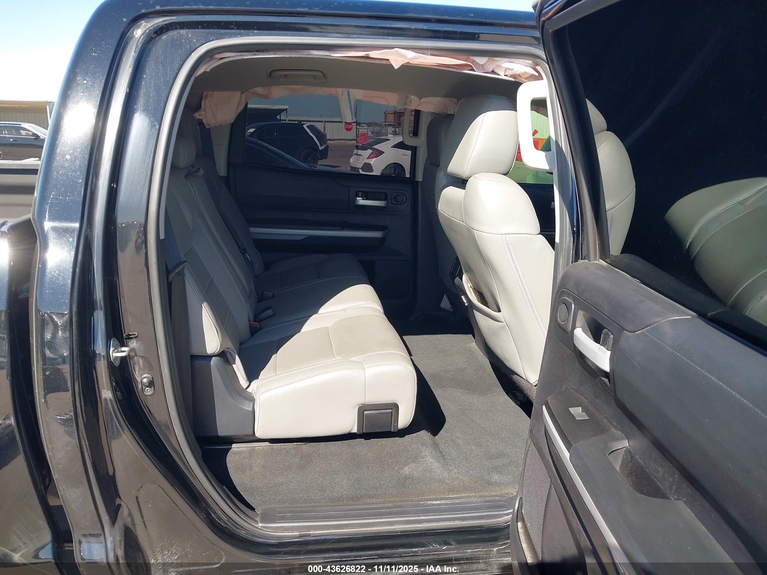 TOYOTA TUNDRA image 8