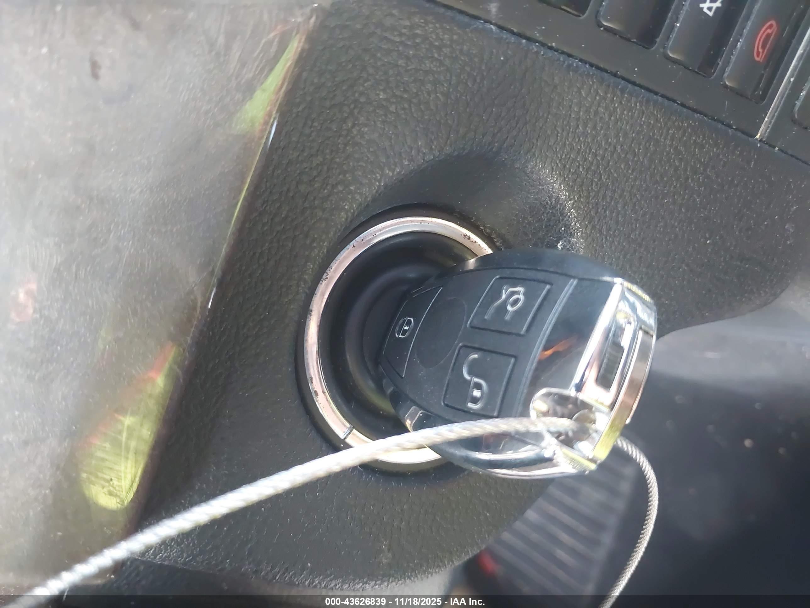 MERCEDES-BENZ E image 11