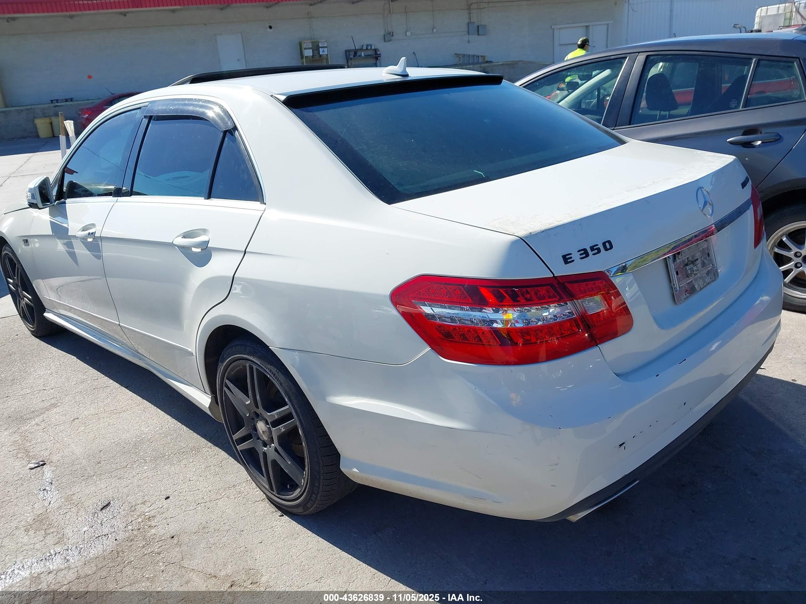 MERCEDES-BENZ E image 3