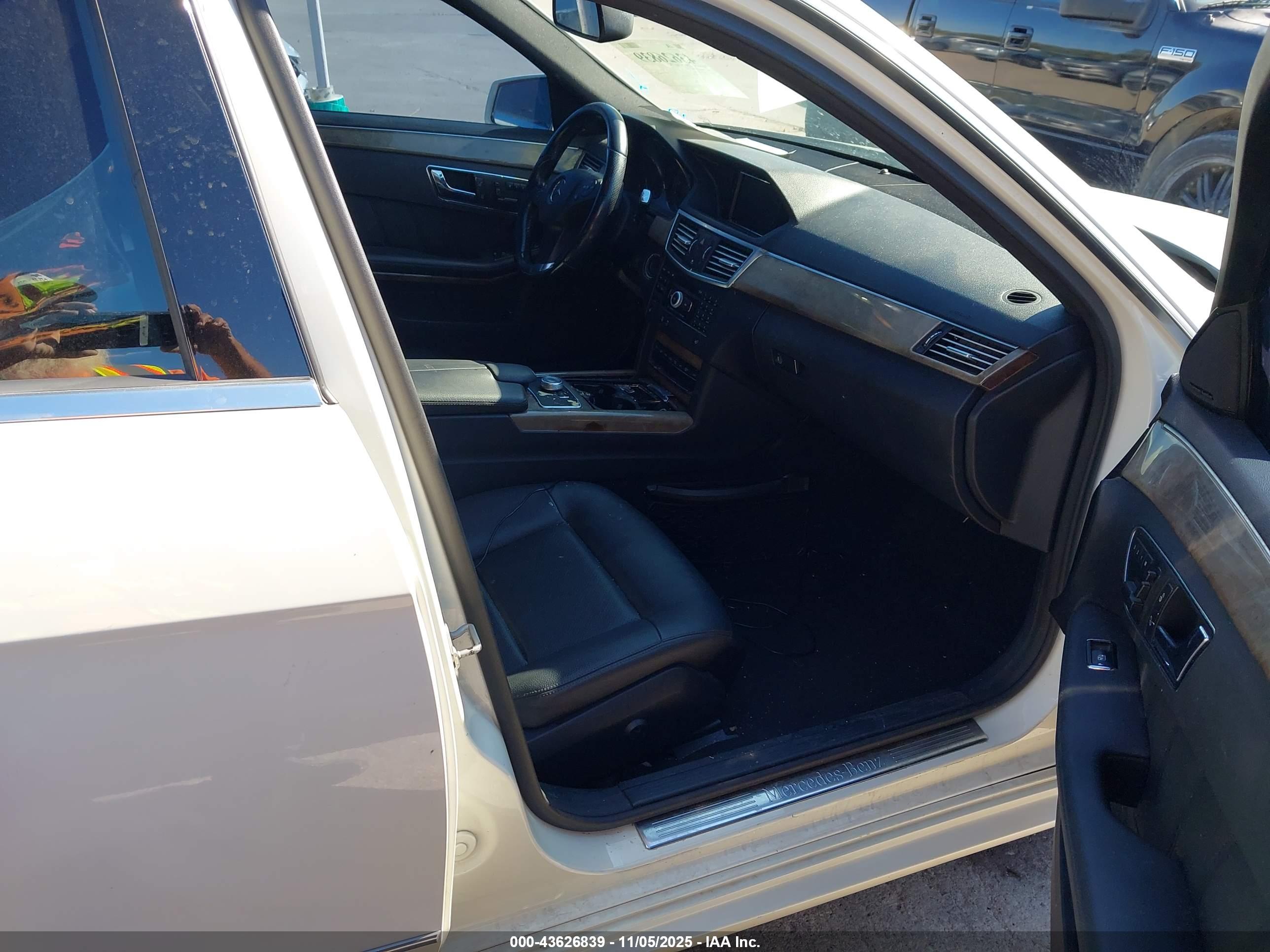 MERCEDES-BENZ E image 5