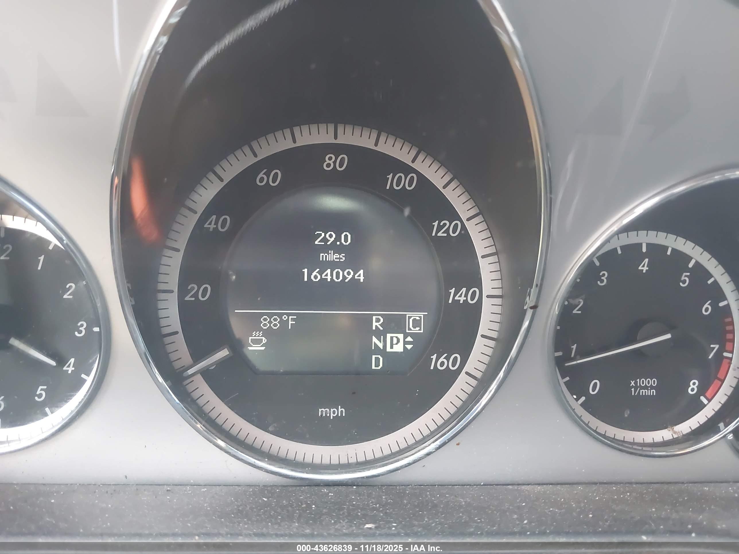 MERCEDES-BENZ E image 7