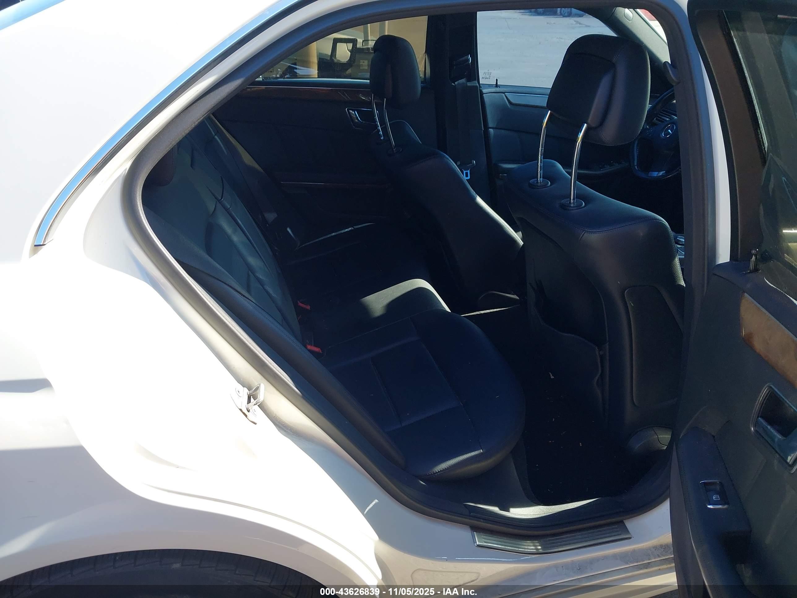 MERCEDES-BENZ E image 8