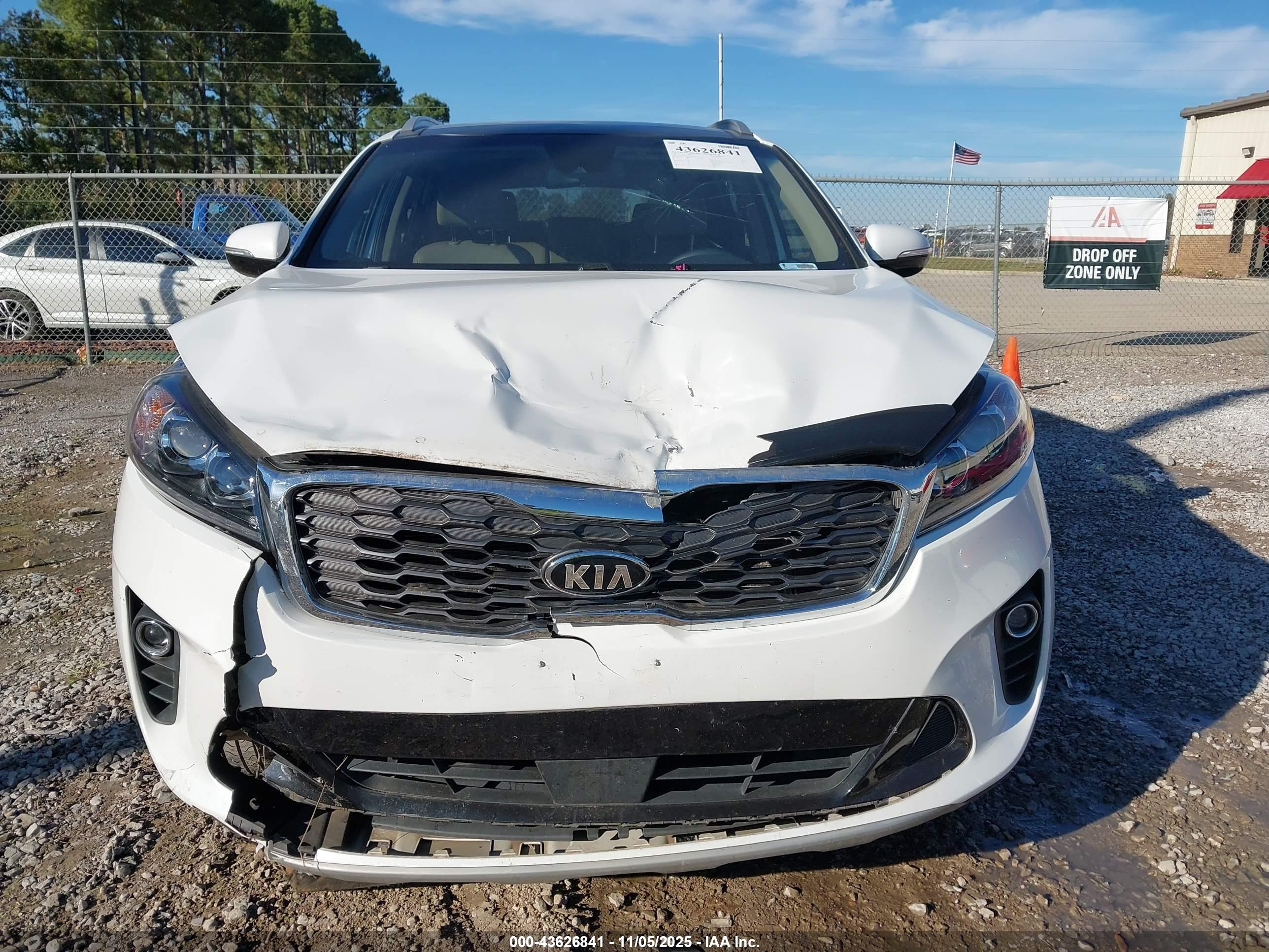 KIA SORENTO image 6