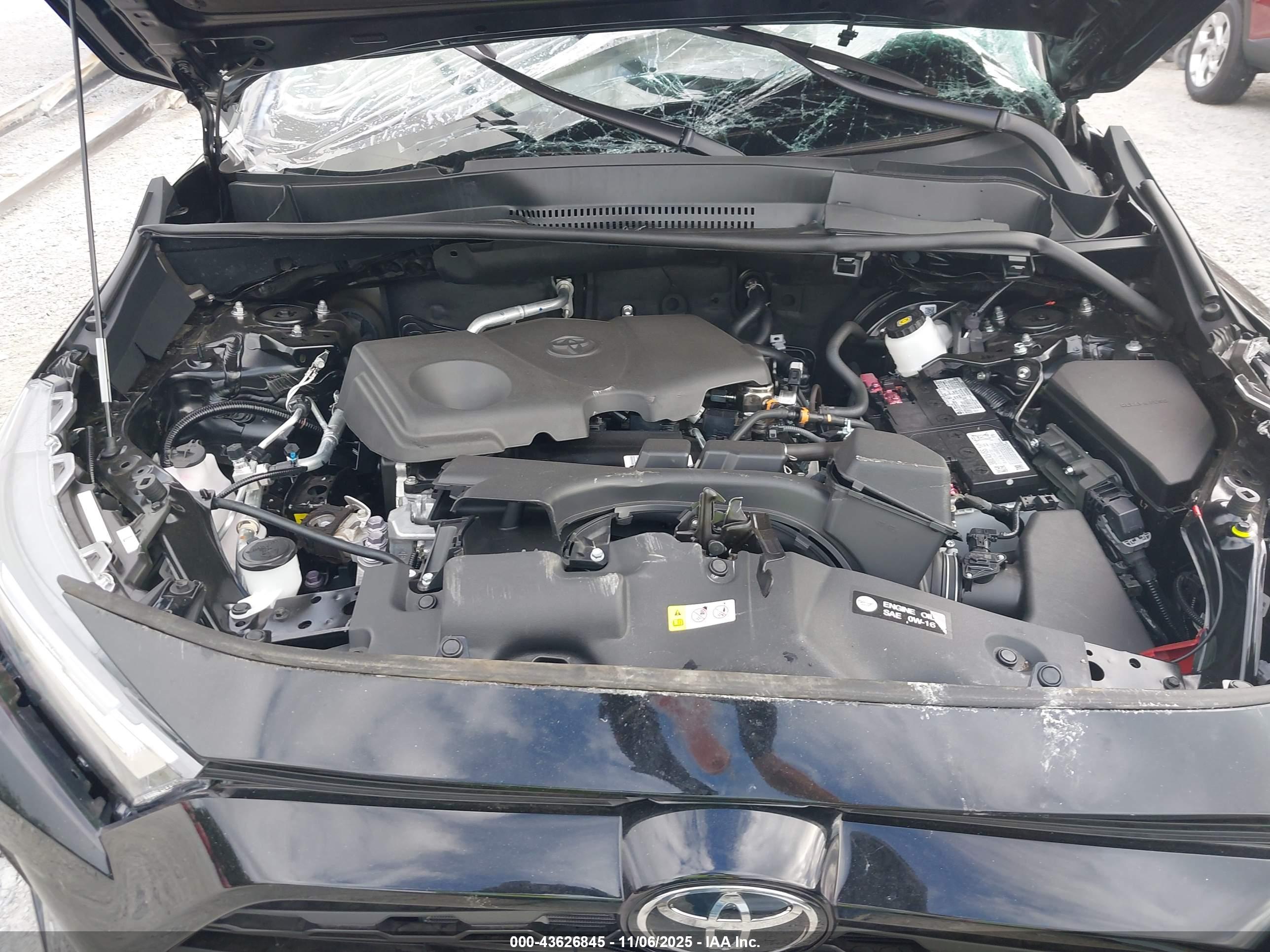 TOYOTA RAV4 image 10