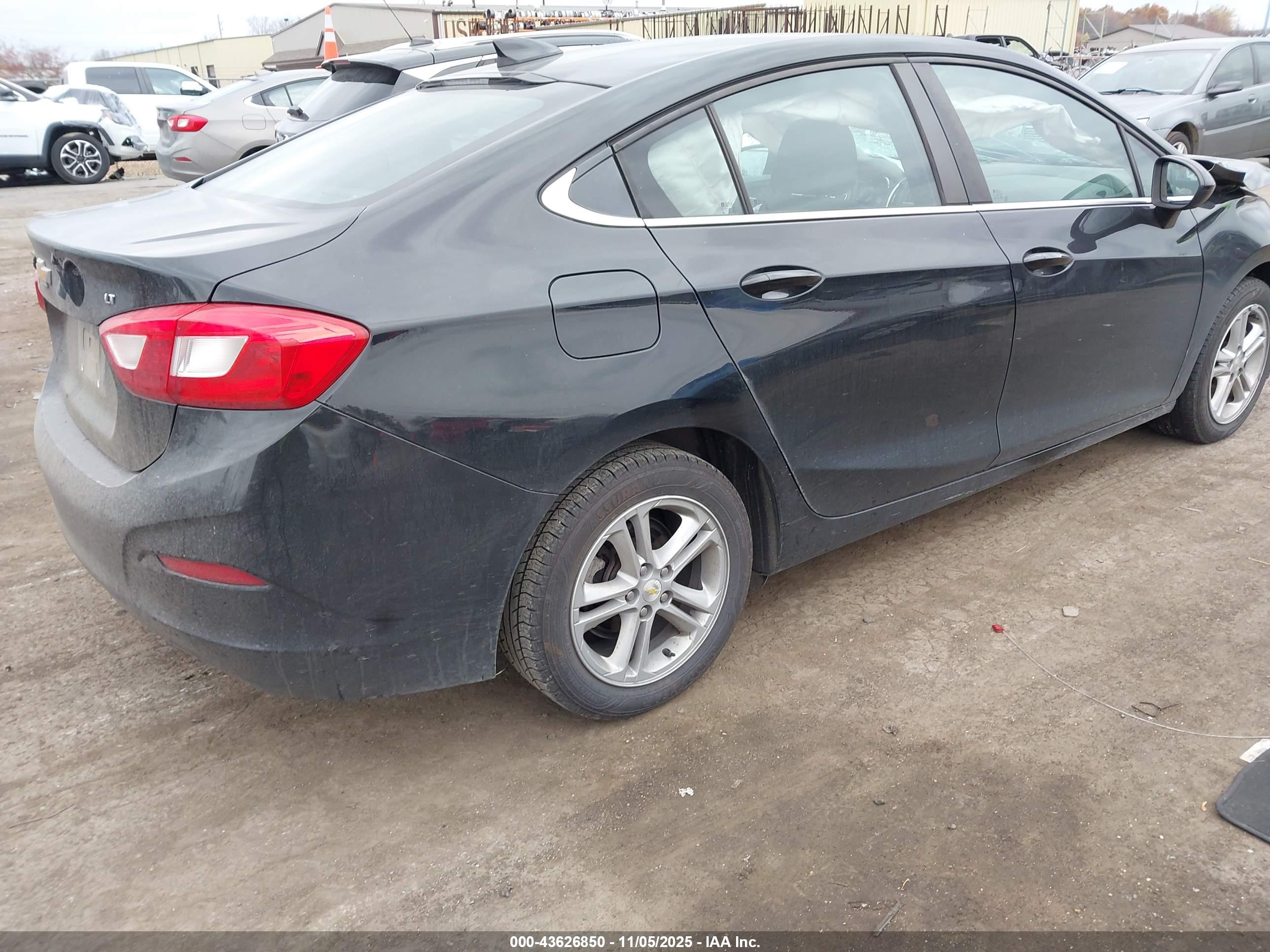 CHEVROLET CRUZE image 4